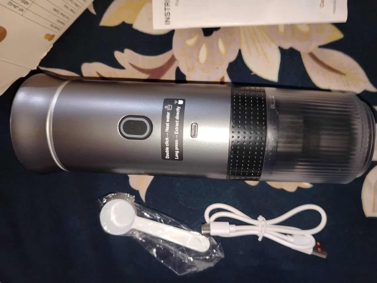 ماكينة إسبريسو محمولة (Portable Espresso Maker) تعمل بالبطارية وقابلة للشحن عبر منفذ Type-C، وهي مصممة للاستخدام أثناء السفر والرحلات. 

الاستفسار خاص او واتساب ***********
