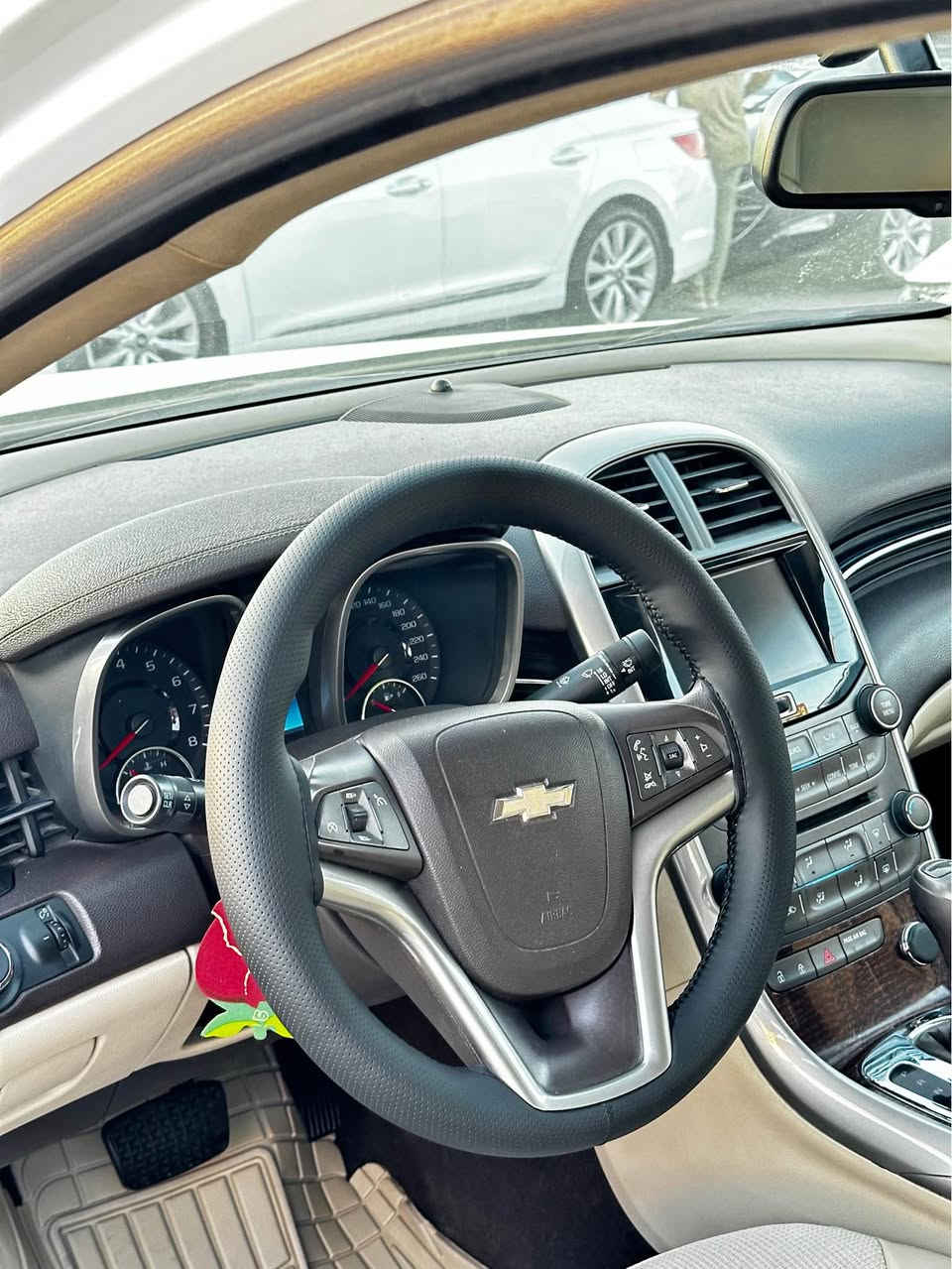 🚘 Chevrolet Malibu | 2016

✨ بارودۆخی سەیارە:
🔹 ١٣٧,٠٠٠ کم ڕۆیشتووە
🔹 سەنەوی و ڕەقەم تازە
🔹 بۆیاخ، سارد و چاڵ — هەمووی بە شەرت
🔹 سەیارەیەکی پاک و ئامادەیە بۆ فرۆشتن

💰 نرخ: ١١٥ + مەجال

📞 بۆ زانیاری زیاتر و بینینی سەیارە پەیوەندی بکەن
***********

🚘 شيفروليه ماليبو | 2016

✨ أناقة، راحة وأداء في سيارة واحدة

🔹 ماشية 137,000 كم فقط
🔹 السنوية واللوحات جديدة
🔹 الصبغ، السارد، والضربات حسب الشرط
🔹 سيارة نظيفة وجاهزة للاستخدام

💰 السعر: 115 + مجال بسيط

📞 للاستفسار ومعاينة السيارة، تواصل معنا
*********** السليمانية, العراق
