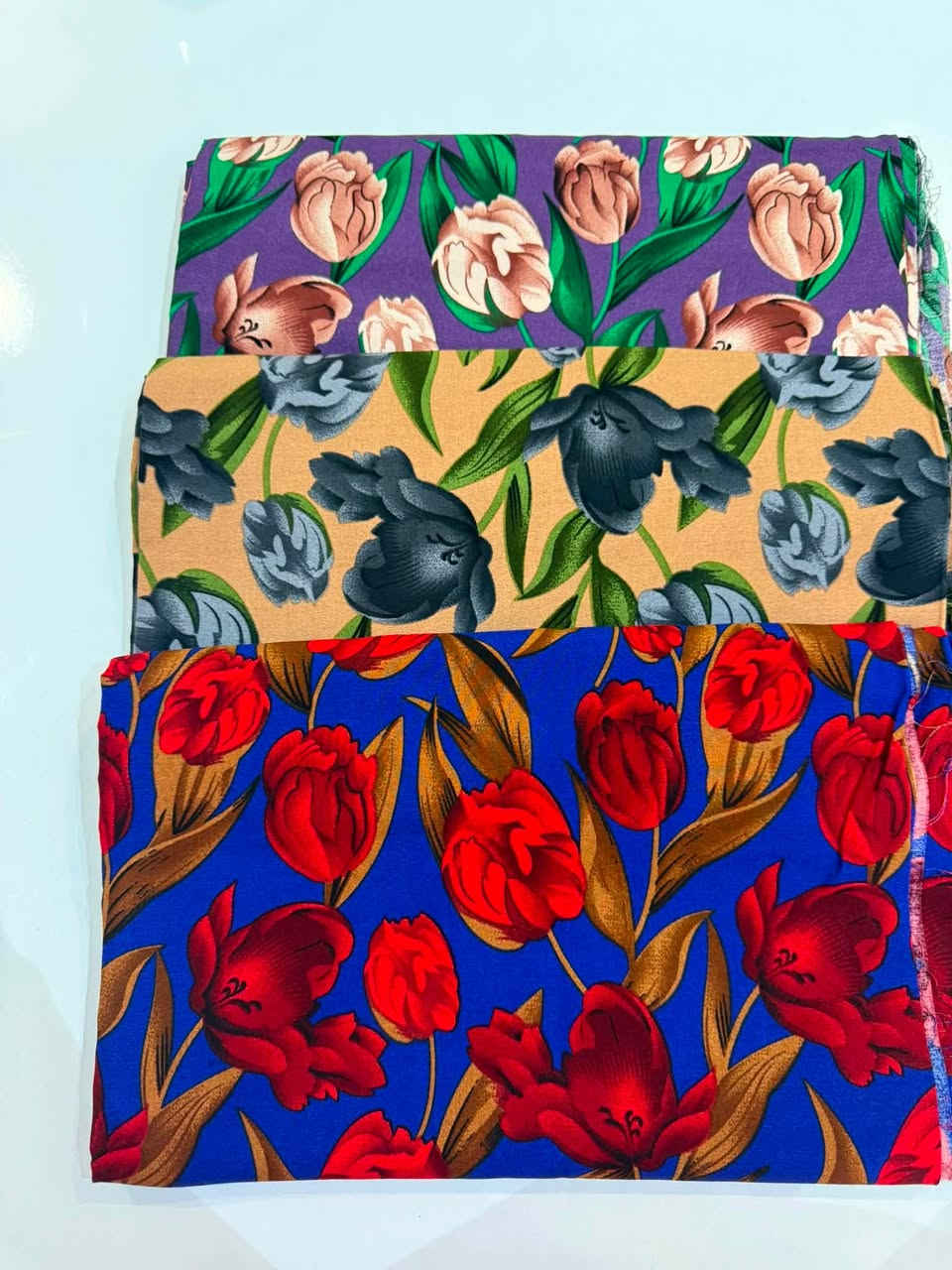 السلام عليكم اعزائي الكرام👋🙋🏼😍🪄 
يوجد أقمشة نسائية👗🥻 جملة ومفرد +يوجد خدمة توصيل لجميع محافظات العراق خلال٢٤ ساعة فقط🚖🚕 
في حال يوجد اختلاف بنوعيه القماش أو إيصال البضاعة بشكل مختلف لكم حق الرفض✅👍🏻 
يوجد واتس ***********📞📱 #وآتس
#خياطة
