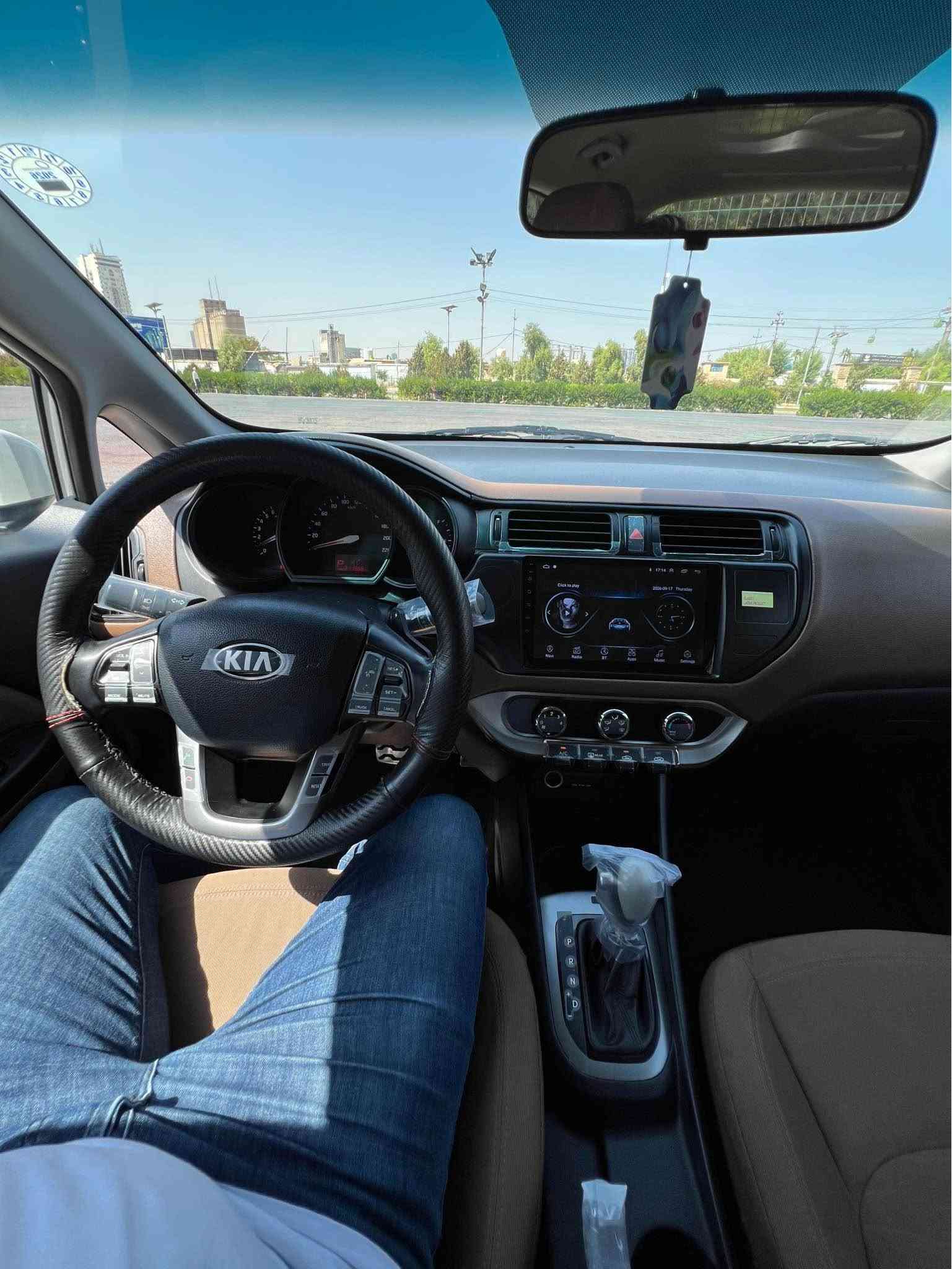 Kia rio 2014 سلاو ریز کیا رییۆی خەلیجی سپی بەفری گیرتۆماتیک+شاشەو کامیرە+سوکان ڤۆلیۆمو تحدید سرحە+جام کارەبایوو ئاوینە شەفت +سئ مۆدی لیخورین حادیو تماتیکو شەفتی سوکان+ مەکینەو گیرو تەبرید بەشەرتی فەحس سەیارەکە ئی مالییە بەناوی خۆمانە زۆر خاوینو بئ مەسروفە چرکەی تیدانیە رەقەمو سەنویو هەزەی هەموو نوییە وەکو سبوغ سئ پارچەو بستیکی هەیە بئ ژۆریو بئ ارباك پیشو پشتی کەپسە بەناوکردنو غرامەش بەشەرت سحری ٧٨ کەمیک مەجال لە هەولیرم  م*********** أربيل, العراق
