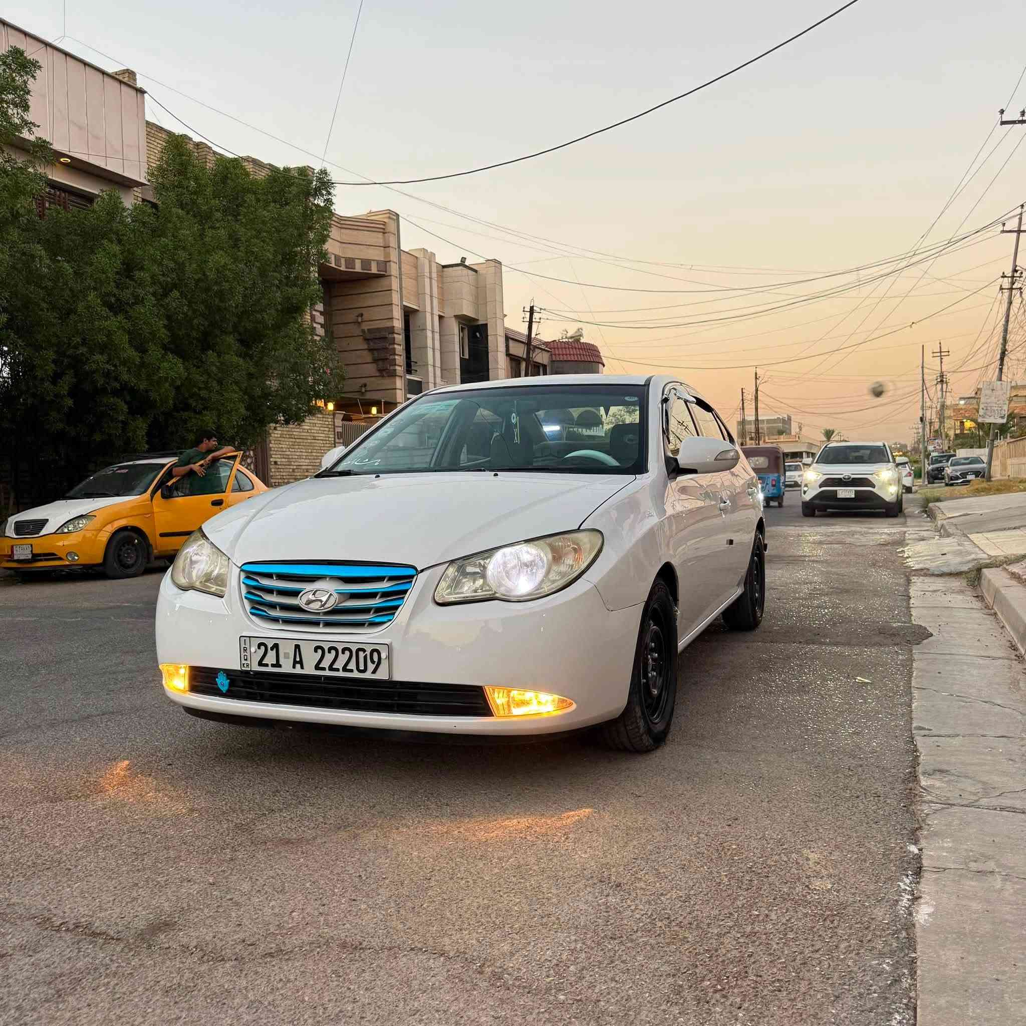 سلام عليكم النترا مقدس للبيع سعرها 99 وبيها مجال بسيط  مكاني بغداد سياره بيها بنيد صبغ كلير الرقم ***********
