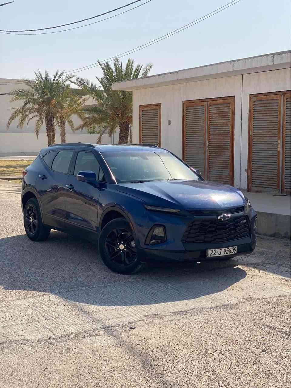بلايزر 2022للبيع او مراوس حسب القناعه 
ماشيه 66 فئه LT محرك 2000تيربو 4X4
داخله جلد كشن كهربائي جنطه كهربائي  ولا كلوب بل دشبول مشتغل 
ضرره بنيد او نص قبق الجنطه فقط مكفول لغد وشاصي 
جاهزه السياره سعره 185 مكانه النجف الاشرف 
اللاستفسار *********** النجف, العراق
