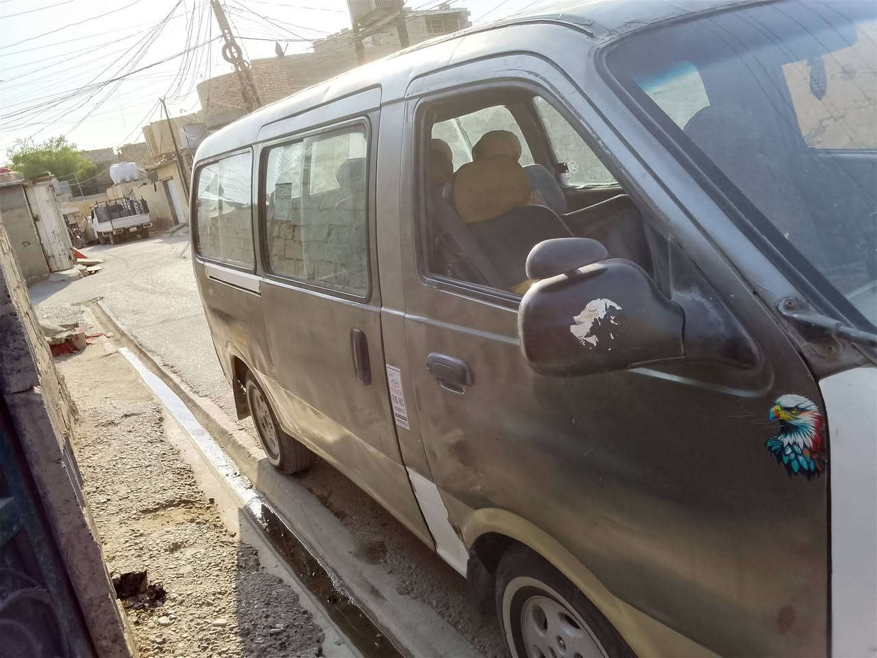 ابريجو 2002رقم انكليزي بسمي للبيع مكاني بغداد معامل الحسينية
 تخم تاير الشاصي الامامي الايمن معمر مكينه ما تنقص بس بيه كازكيت السنويه 2030 شرط امداور السعر 65 وبيه مجال رقم الهاتف***********
