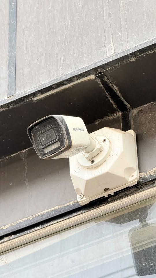 كامرات عدد ٢٠ Hikvision +  ان في ار عدد ٢ + عاكسة + كامرات ptz + راك + يو بي أس عدد ٤
***********
