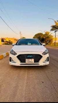 اخوان  هونداي سوناتا 2018  السياره خليجيه ابيض صدفي  ماشيه ١٥٠ الف  ال...