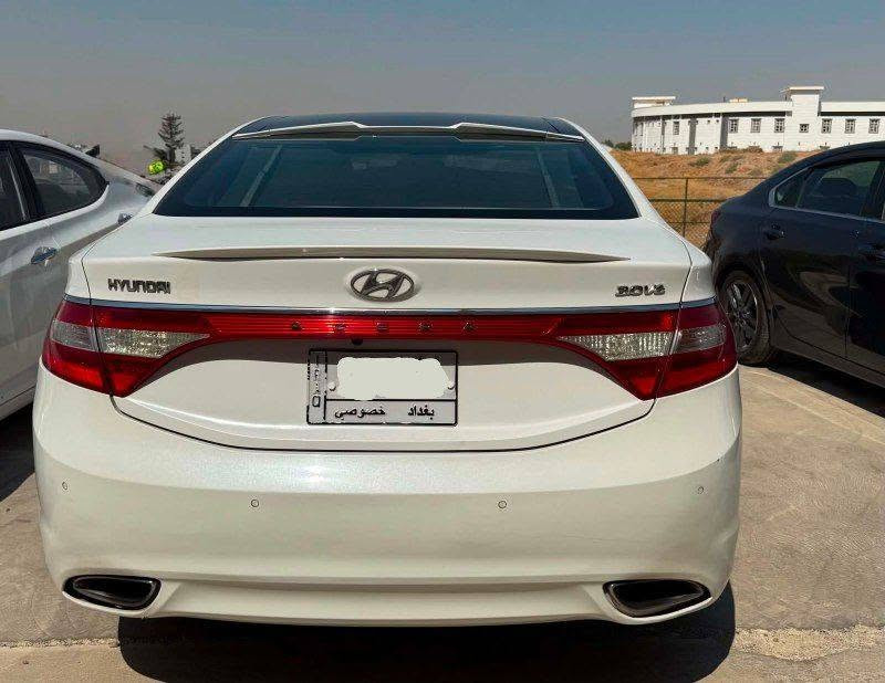السلام عليكم
للبيع ازيرا 
AZERA
موديل 2013 فول مواصفات VIP اعلى فئة بالازيرا 
بانوراما
 تبريد ثلج 
داخل اسود 
تدليك كشنات وخزن 
هيتر كشنات وتبريد
استيرن كهربائي خزن
تحكمات استيرن
اشارة ترحيب 
مري شفط 
بصمة
شاشة حجم كبير 
زراك لايت 
وبعد هواي مواصفات 
محرك 30 گير ومحرك شرط ما مفتوح  طخم تايرات جدد كلشي جديد ضرر تبديل بابين فقط رقم بغداد الماني سنويه لـ 2028
سيارة تركبها ترتاح بيها راحة ادمان 
موقع مـوصـل 📍
للاتصال ***********
متواجد خاص
