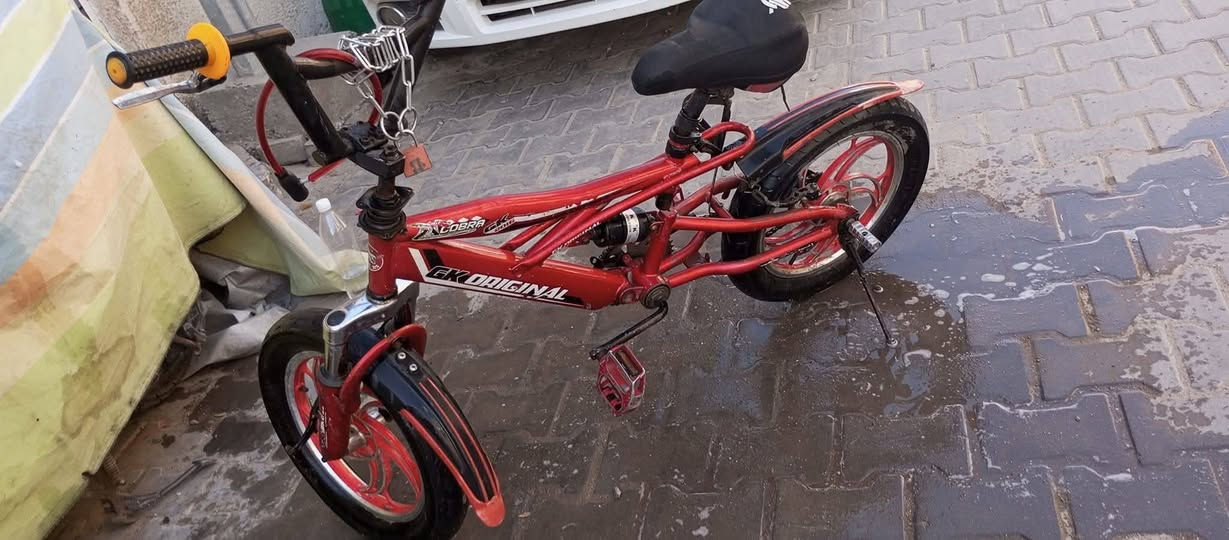 بايسكل BMX كوبرا بي مكينه للسرعه والتفحيط لون احمر وبي بريك بل بايدر المكان بغداد الحريه الثانيه السعر ٦٠الف قفل للإستفسار اتصل على ***********
