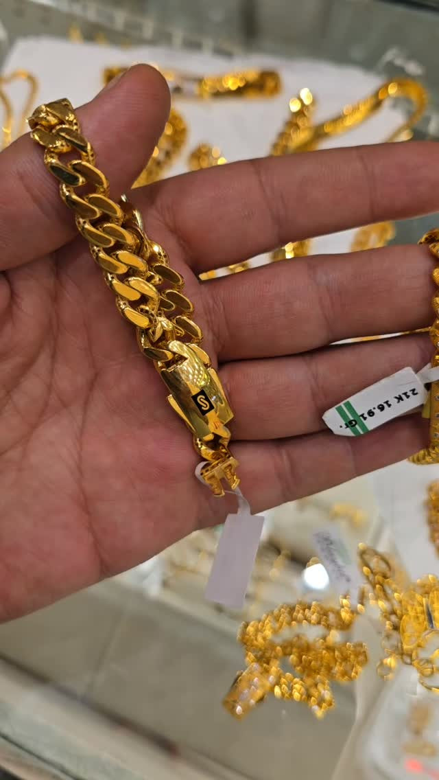سوارات • موناكو • روبت كوين