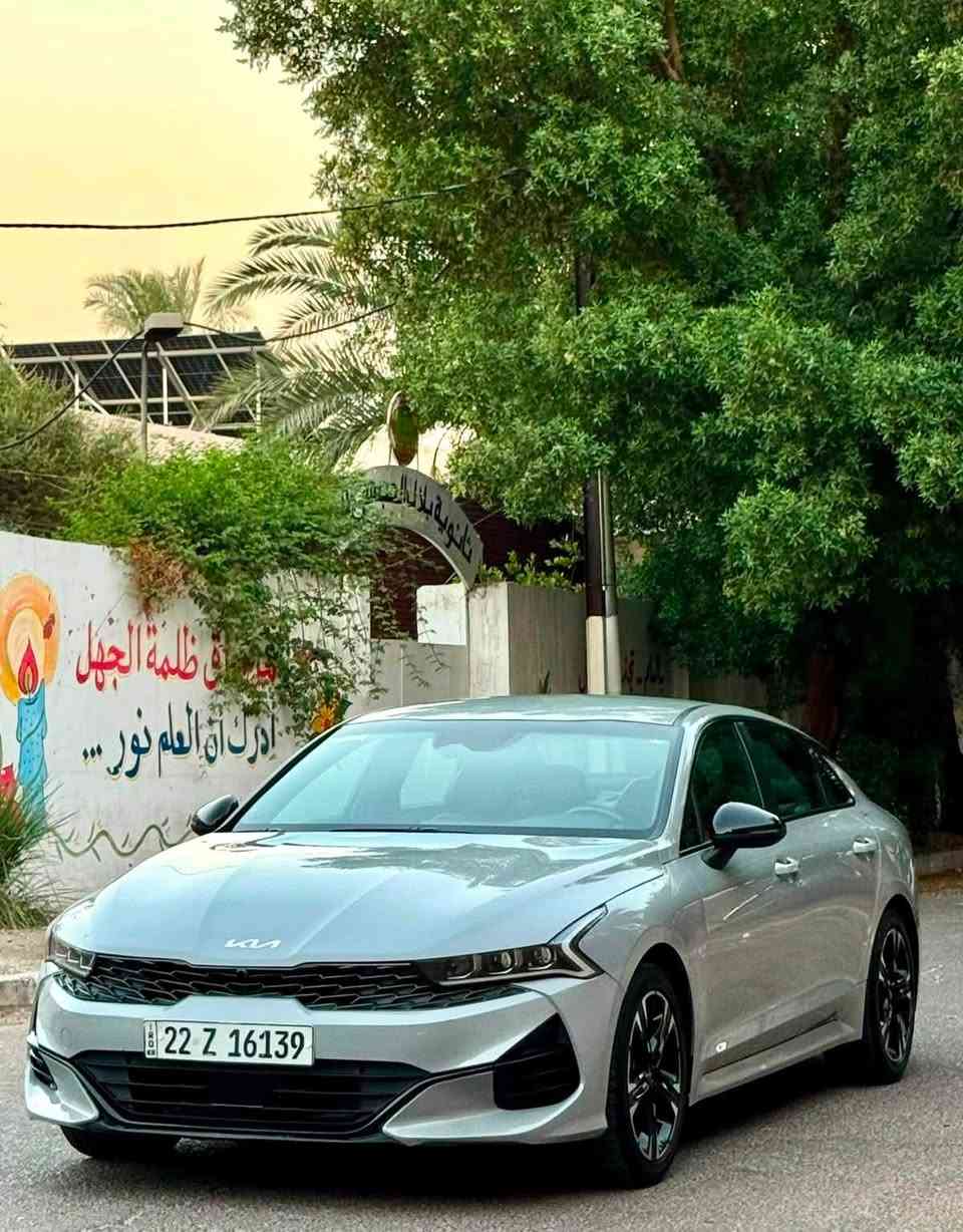 السلام عليكم 
كيا K5 GT-Line موديل 2023
وارد امريكي رقمه اربيل الجديد #باسمنه 
تحويل مباشر 
حادثه جاملغ امامي وشويه من البنيد 
حادثه جانبي مو امامي 
#شواصي_مكفوله 
ماشيه 53 الف مايل 
المحرك: 4 سلندر بسعة 1.6 لتر توربو
كير : أوتوماتيكي 8 سرعات 
4 ويل AWD
لايتات اماميه خلفيه LED ولد نهاري امامي 
مري جانبيه شفط
كشنات كهرباء جلد  احمر SynTex مختمه شعار  GT-Line
فول تحكم استيرن 
استيرن رياضي D-Cut
تبريد قطعتين
تشغيل عن بعد
دخول ذكي
شاشه كار بلي 10 انش 
شحن لا سلكي 
نضام صوت Bose
نضام تحذير تصادم 
نضام تحذير نقطه عمياء
حساس امامي وخلفي 
كامرا خلفيه 
نضام تثبيت سرعه
رادار 360 درجه 
ويل رياضي 18 
السياره جاهزه ومكفوله 
كير ومحرك وحداديه وتبريد وكهربائيات 
جاهزه واي نواقص مابيه 
استخدام شخصي 
السعر 175 وبيه مجال 
عنواني بغداد 
متواجد واتساب 
***********
