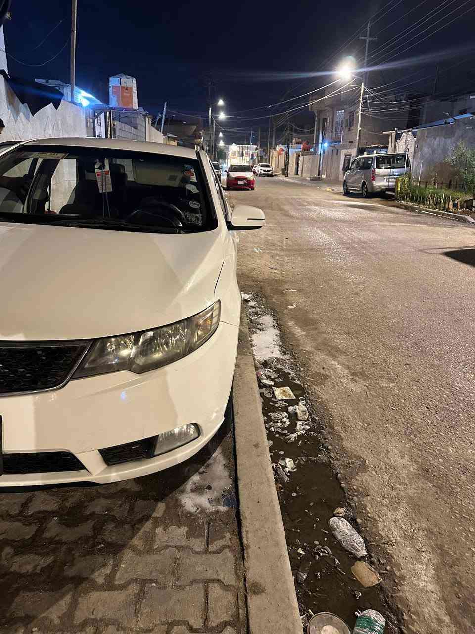 سيراتو 13 خليجي مكفولة من صبغ والضربه بيها بارد بسيط فول مواصفات عدا الفتحه سياره جاهزه من كلشي رقم بصره تحويل ثاني يوم مكينه وكير بالكارتون تبريدمنضومه جديده السعر 93وبيها مجال بسيط ***********
