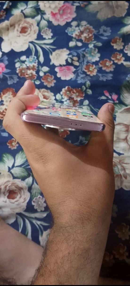 السلام عليكم  جهاز هونر x9c جهاز نضيف نضافه100٪ ذاكرته256 والعشوئيه 12 سعره 280قفل محتاج 
واتساب ***********
