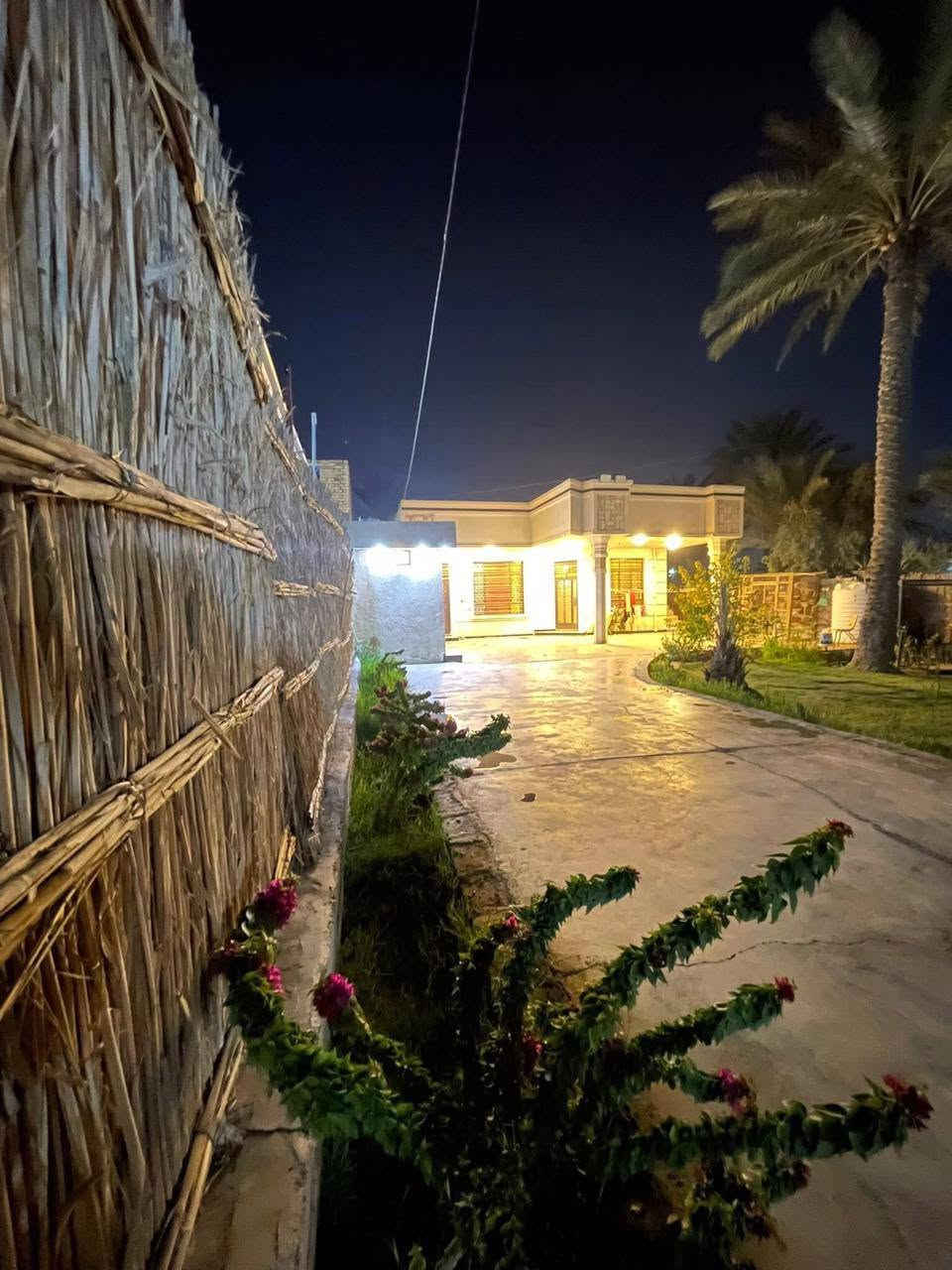 سلام عليكم
دار للبيع  🚞  اليوسفيه

مساحه 850  متر واجه ١٨ متر طابو زراعي سند 25 عله طابو المحموديه تصلح سكن او استثمار بناء حديث ٣ غرف نوم حمامات  2 بناء سنه 2024  قرب حولي المحموديه تبليط الباب البيت مدرسه قريبه  ماء خطين +بير  الاستفسار الاتصال صاحب البيت ***********
