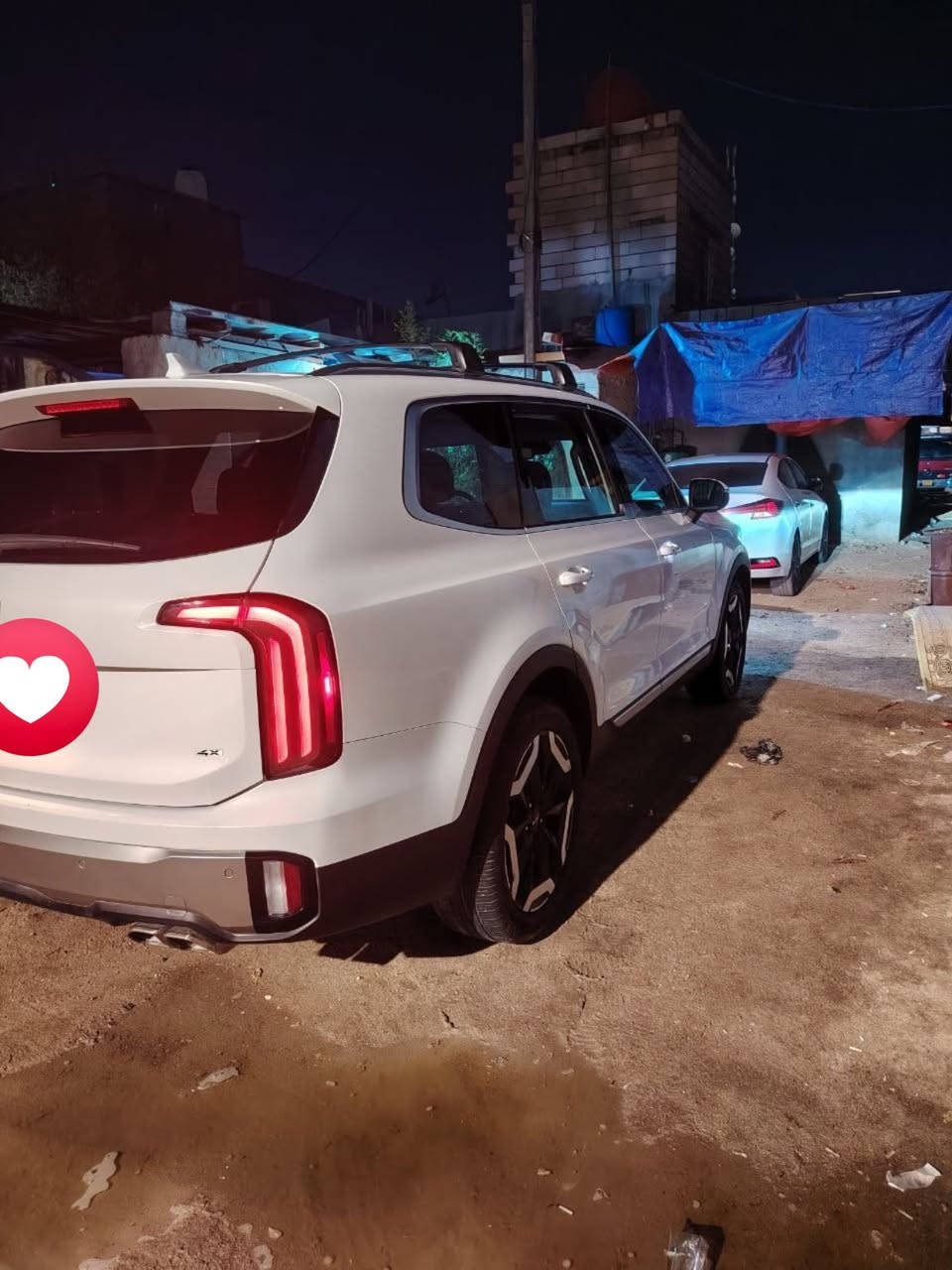 سلام عليكم 
كيا تولورايد موديل 2024مواصفات ex
وارد امريكي كتاب شهداء 
رقم بصرة سياره جهازه 
ماشيه ٥٥ الف كيلو صور الحادث بالمنشور 
السعر ٢٨٠ وبيه مجال
 مكاني بصرة كرمة علي ***********
