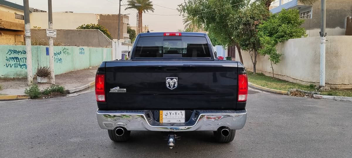 سلام عليكم... 
بيكم رام 2019 وارد امريكي فئه كلاسك
حادثهه جدا بسيط باب البدي الخلفي
محرك 5700 
رقم بغداد
مكان سياره بغداد حي الجهاد الاطباء
سعر 170ورقه
للاستفسار
***********
