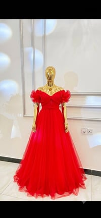 بدلة مناسبات لون احمر جديدة Zainab Fashion  تلبس قياس 42 L لارج  السعر...