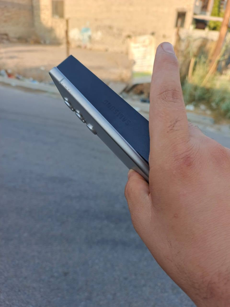 سلام عليكم اس 24 الترا ذاكره 1 تيرا بي فقط فطر بل كلاسه غير ماثره عل لمس كلشي واضح عيني لفهد غراضه كامله جهاز مكفول سعره 800 عنواني بغداد الشعله *********** بي واتساب
