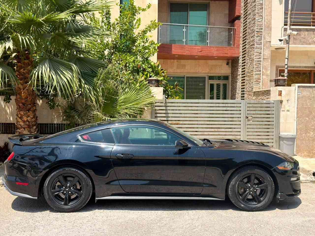 سياره كى زوور باكه  كيرو مه كينه به شه رت هه موو كيانى به شه رت له شه ريكه سرفس ده كريت 
*********** أربيل, العراق
