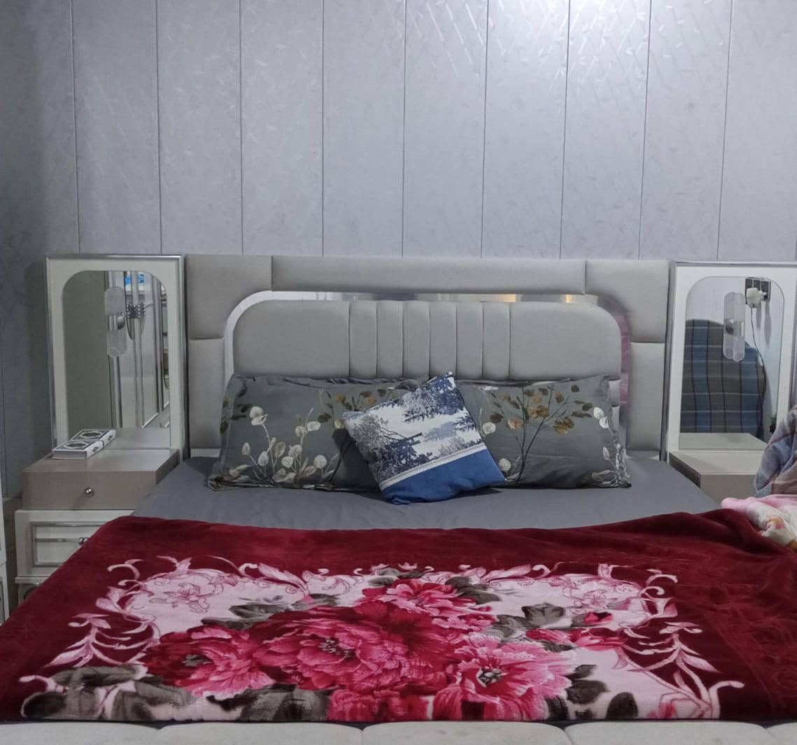 غرفه للبيع نضيفه كلش ما بيها ولا خدش فقط كسر بلمرايه مال ميز تواليت وتتبدل صفحه وحده موضحه بلصوره مستخدمه سنه . سعرها 900 الف وي الدوشك أما بدون دوشك 800 وبيها مجال بسيط  متكونه من 7 قطع
غرفه للبيع نضيفه كلش ما بيها ولا خدش فقط كسر بلمرايه مال ميز تواليت وتتبدل صفحه وحده موضحه بلصوره مستخدمه سنه . سعرها 900 الف وي الدوشك أما بدون دوشك 800 وبيها مجال بسيط  متكونه من 7 قطع 

كنتور 6 باب 

ملحق 2 باب 

جربايه .والتاج  + الدوشك اسفنج اصلي مو عادي 

ميز تواليت 

مرايه زاويه 

جزامه على شكل جرارارت 

التواصل***********
المكان الديوانية النسيج
