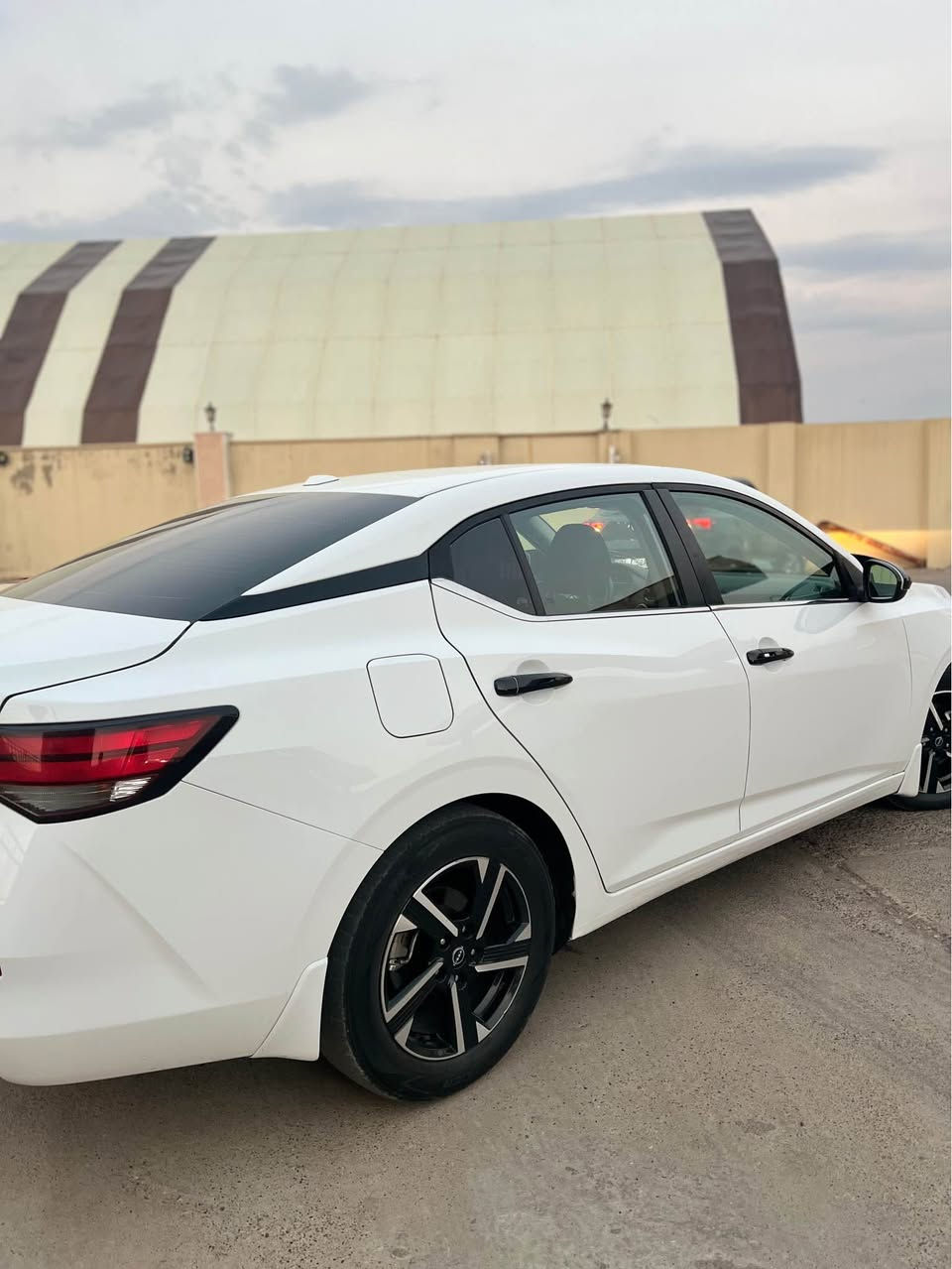 NISSAN SENTRA 2024 SV
بس بولند سبوخ  
گئررمكينه شه رت 
تحويل وكاله شه رت
جار تا جديد 
رقم سنوي جديد 
نمونه خاويني 
سعر بن بازار 
128$مجال باش  تيدا 
*********** اكر, نينوى

