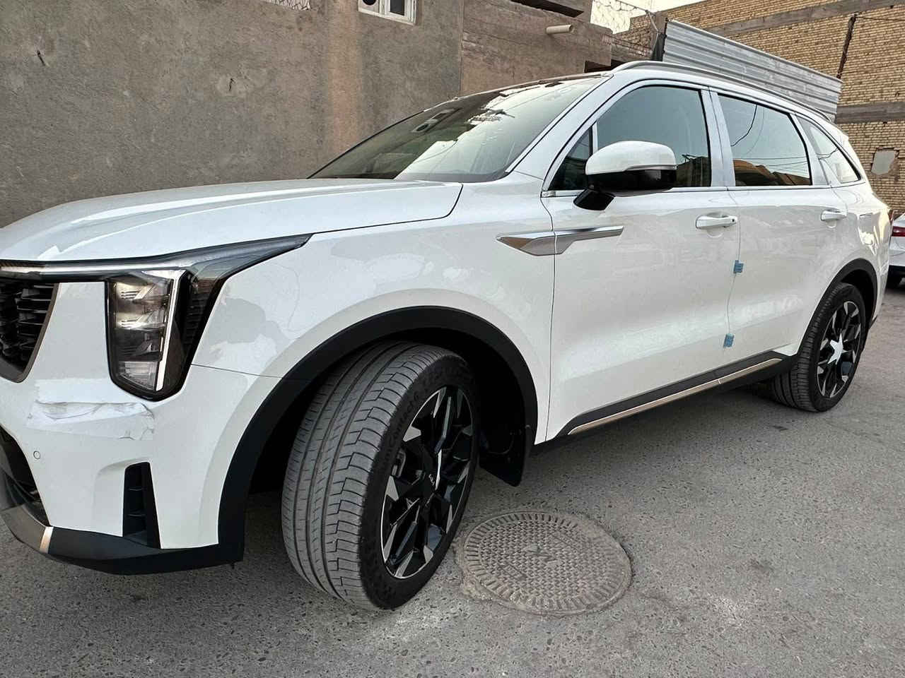 كيا سورنتو 2025
بيها حادث نص جاملغ خلفي وربع صندوق 
ماشيه 10000 كيلو 
1. سته سلندر V6
2. ويل 20
3. تشغيل عن بُعد
4. حساسات أمامية وخلفية
5. جنطة كهرباء
6. مقاعد كهرباء
7. إنارة محيطية
8. كير ماوس
9. شاشة متصلة
10. شحن لاسلكي
11. أوتو هولد
12. هاند بريك كهربائي
13. 7 راكب
14. ثلاث قطع تبريد
15. تحكم تبريد لمس
16. مرايا شفط
17. بردات خلفية
18. تحكم ستيرن
رقم بغداد
 ***********
السياره مدوشمه ومفروشه ارضيتها .
مكان السياره ..العماره / ميسان
