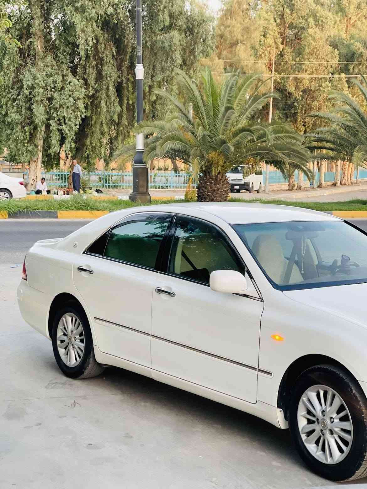 سەرەتا بەناوی خوای گەورە
بابەت فرۆشتن 

توێتا کڕاون شاهینە 

مۆدێل 2005

بەصمە و شاشە نیە 

موس موس موس 

سەقف گەفەر ڕەنگ گۆڕاو شانسی بەشەرت

گێر مەکینە بەشەرت 

کۆد بەشەرت 

عەیب و عاری تیا نیە 

ڕۆن و هایدلۆرکی تازە گۆڕاوە 

سەیارەی ماڵە و بێ مەسرفە ئاڵتونی بازارە 

180 بچوک بە بچوک کەم بەنزین خۆر تابڵێی نەرم و خۆشە 

بێ تەقەو ڕەقەیە 

ناوزەردی دوو دوگمەی ساج حەیزەران 

تەعدد سرعەیە 

بۆیاخیش سەقف و حیزام بەشەرت یەک پارجەیە دوانە سیانە نازانم 

بەو شەرتە ئەو دەمێ حیزام  نەوێت و سەقفی بۆیاخ نەبێ 

دەعم  و لێدراو بۆیاخ ئێراق بەشەرت 

سعریشی مناسبە و لە چاو سەیارەکەیا بێ مییکشیلەیە سەعرەکەی 

53 گەڵا و یەک تۆز مەجال برایانە تخوا گەر مشتەری نیت سەری من خۆشت مەئێشێنە لەگەڵ ڕێزما 

کەسیش بۆ خوار پەنجا گەڵا جەڕەس نەکات 

***********

شوێن کەلار سەیارە بە کۆمێنت و چات ناکڕدرێ وەرە سەریکە و بچوکیت ئەکەم
