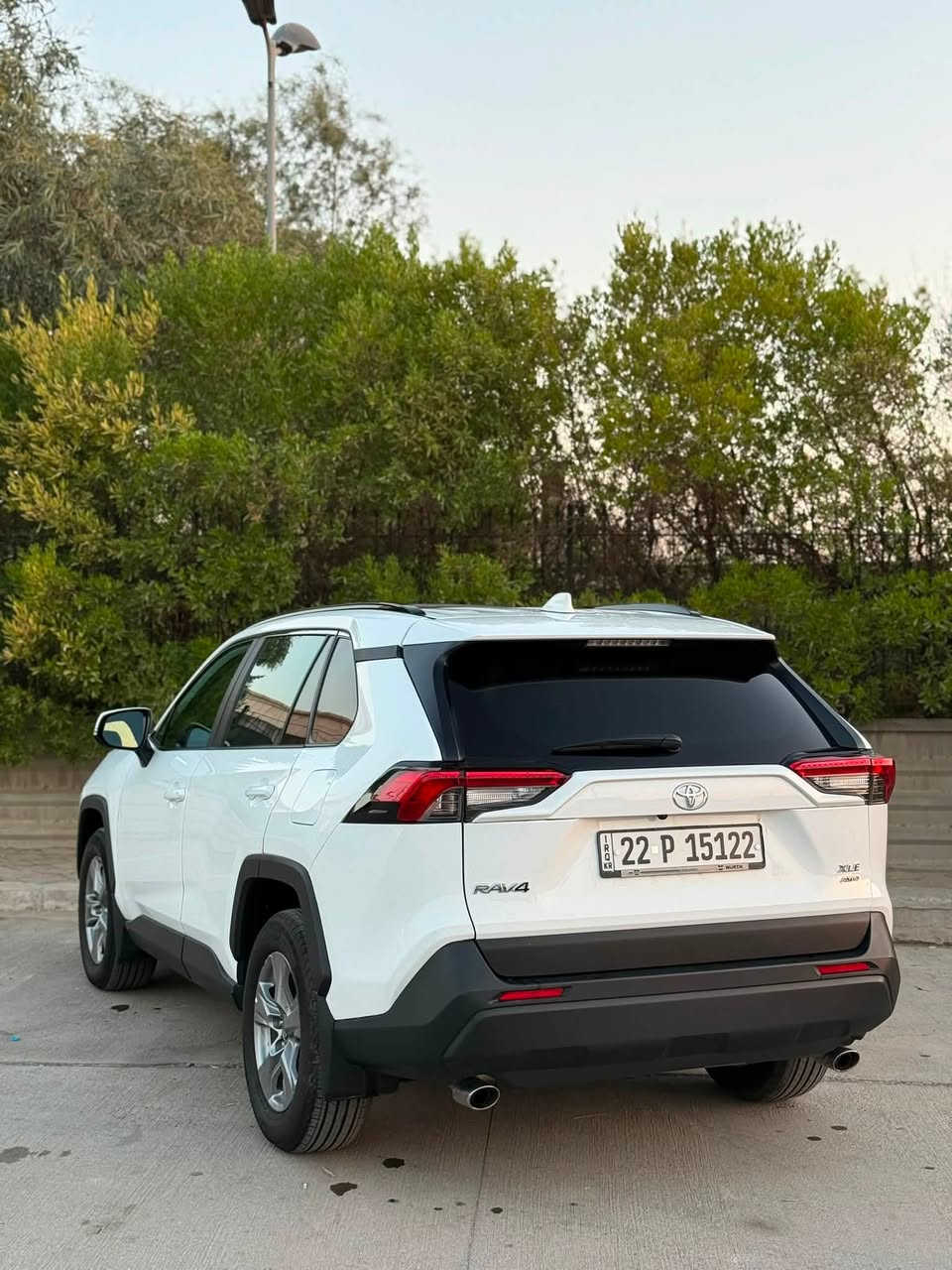 سلام عليكم سعر بلاشش 💣🔥
راف فور XLE AWD.
موديل2024
الضر:بيها قطعة جاملغ امامي جهة سايق صبخ  
بدون دواخل
فول فول مواصفات
ماشي 23,000 ميل
ملاحزاد بيها مكانين صغير تعديل 
سياره رقم اربيل تحويل + وكالة شرط 
رقم شاصي موجود داخل الصور
2T3P1RFV5RC464107
للتواصل *********** واتساب +كورك
