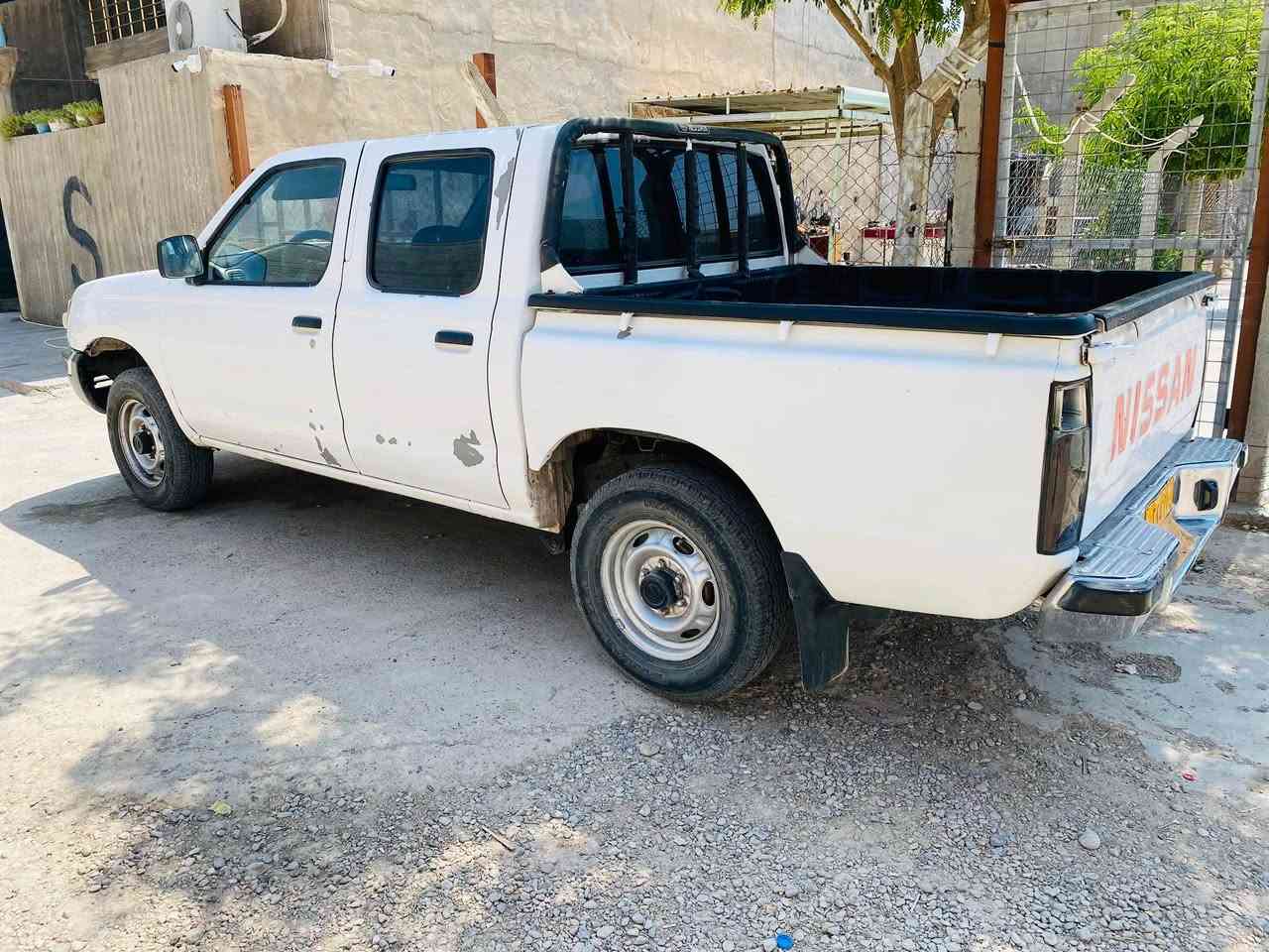 نيسان موديل ٢٠٠١ بو فروشتن 
 
سةيارةكة تةبريد و پاوةرة و ناوي نيية لةحاسيبة بةشةرتي هةموو عيراق و جوار تايةي تازةي لةژيرداية و  رةقةم سليماني ساليكة بةسةر جووة وة مةكينة و گيري بةشةرت سةدري كامل داگيراوة وة يةك لاي بوديكةي سبوغة بي ليدراوي ئةو پارجةكاني تر لة رةسمةكان ديارة سبوغي بةرداوة سعري ٨٠گلاو مةعامةلةية برايانة 
***********
*********** كيفري, ديالى
