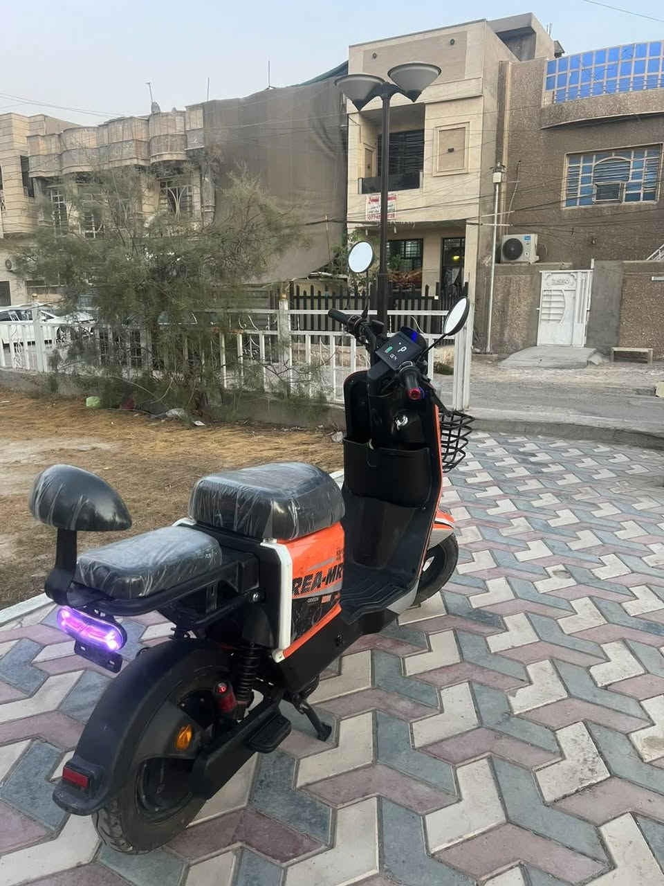 السلام عليكم دراجه R7 نضيفه للبيع 
كامله مابيه اي نقص 
5بطاريات كبار نوع ولي 32انبير
كهربائياته كله شغاله 
تايرات جدد 
كشنات جدد
مرايات 
جهاز انذار 
السعر 400
مكاني بغداد 
للاستفسار متواجد واتساب 
***********
