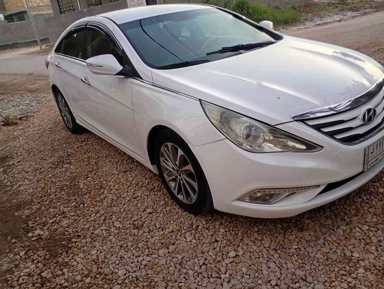 سوناتا 15 خليجي محرك 2400
ماشيه 170 
تبريد قطعتين شفتات ستيرن تحكم جهتين كامره
حساس رقم بغداد سنويه 28 كشن كهرباء 
مكاني بابل الكفل ***********
