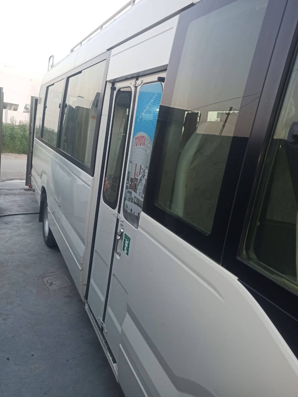 تفاصيل على تصال ***********بيها صبغ نص البجم مبيها دواخل والباقي مكفول سياره فقط خط جامعه ابد مطابه مراج 
سعر 4شدات ونص
