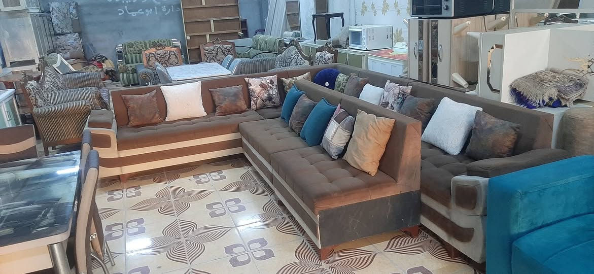 معرض العماد//ديوان تفصال ابو الكوش مستخدم نضيف اي عيب مبي ***********//*********** كركوك, العراق
