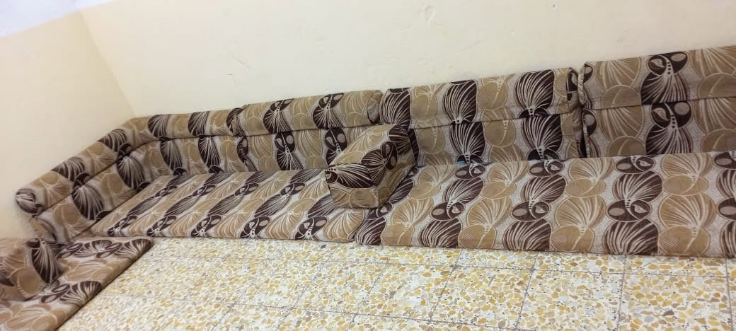 ديوان نظيف للبيع
***********
