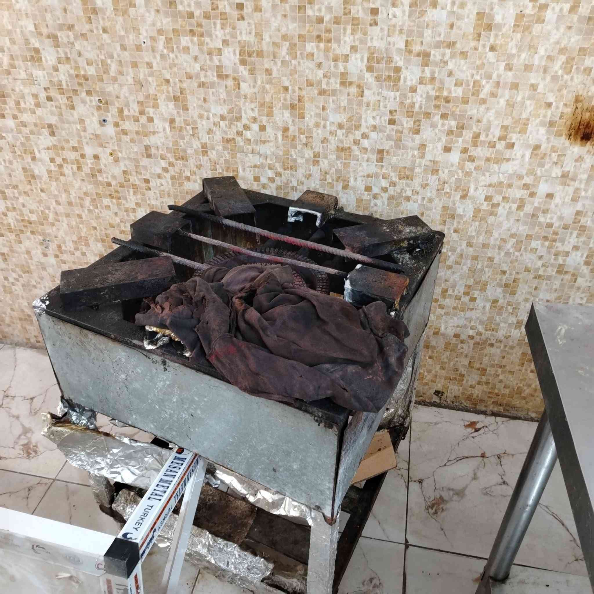 سلام عليكم عندها القراظ مال محل سمك فرن كبير مال غاز سفينه خشب متر مقطوره نص طن ميز ٢
مال فلين بريمز مال قلي هاتف***********
