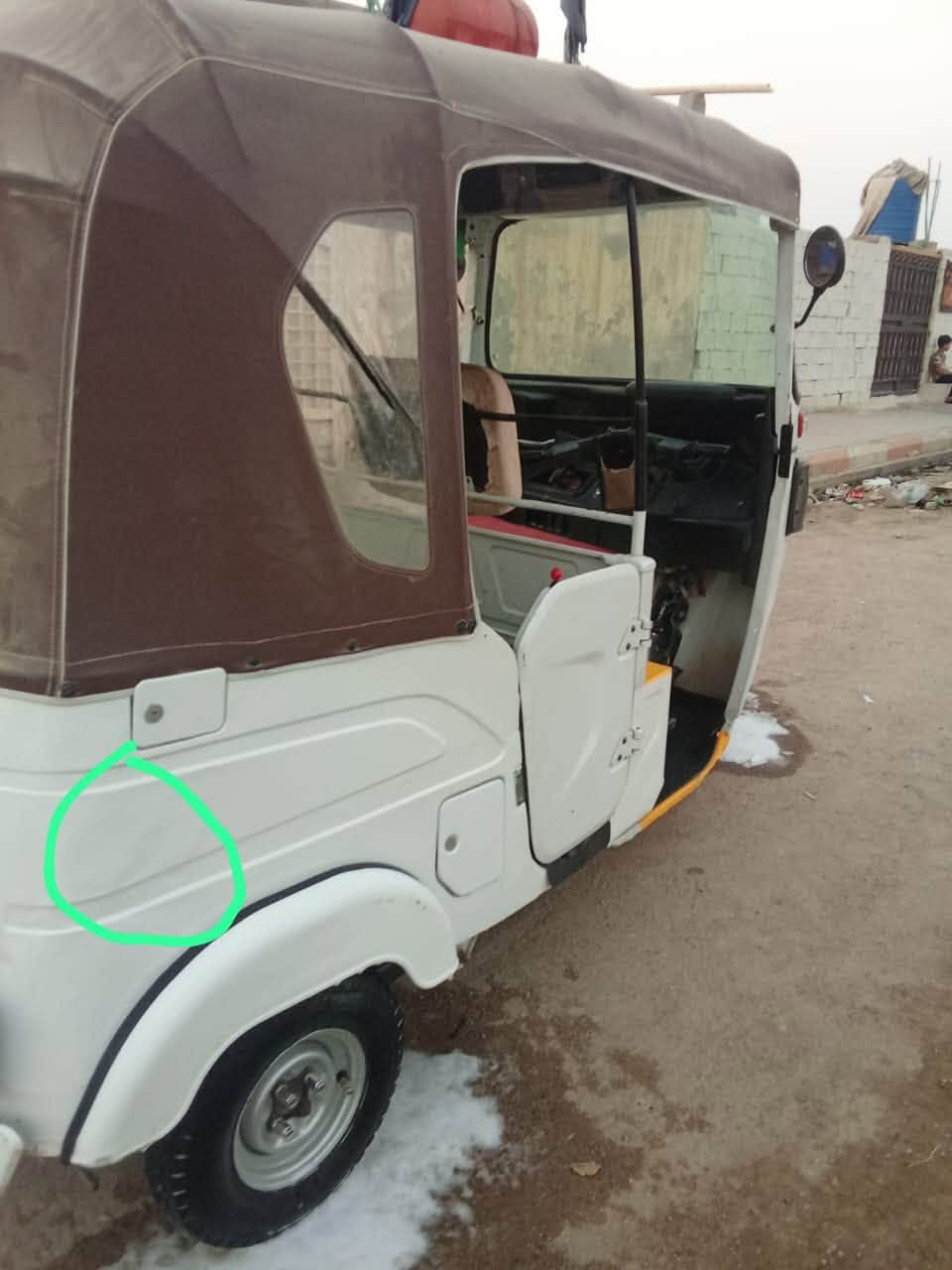 سلام عليكم تكتك 21 للبيع جاهزه ما بيه نقص مرقم لوحه وسنويه تحويل ثاني يوم  دراجه بيه طخاات ثنين معمرات مثل  ما موضح بصوره    شراي نتصل مكلف بنشر ***********
