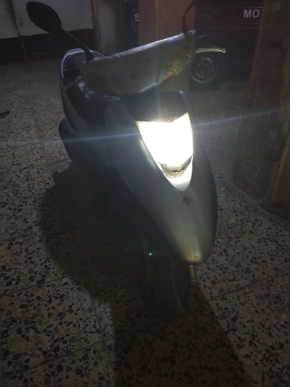 سلام عليكم دراجه بريز كابريتر دراجه بلادي نضيف كلش نقصهة بس سايق سلف و هندر و كهربائيات كله على بلاه السعر 600و بيه مجال الشراي بغداد الشعب حي اور ***********مستعجل على بيعتهة
