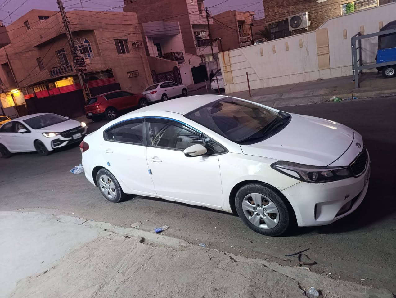 سلام عليكم من رخصت لادمن 
عندي سيارة سيراتو خليجي محرك 1600 دوش كير AT
رقم اربيل جديد انكليزي 
سنويه بسمي هزه وارقم جديد 
ماشيه 95 ألف 
سونار مع صور 
سعر 118 ورقه وبيه مجال 
مكان سيارة دوره الميكانيك 
للتواصل ***********
             *********** بغداد, العراق
