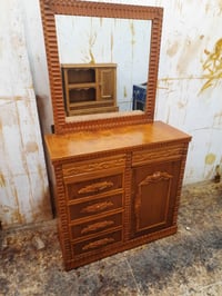 ميز تواليت • نقش زان • مستعمل نضيف