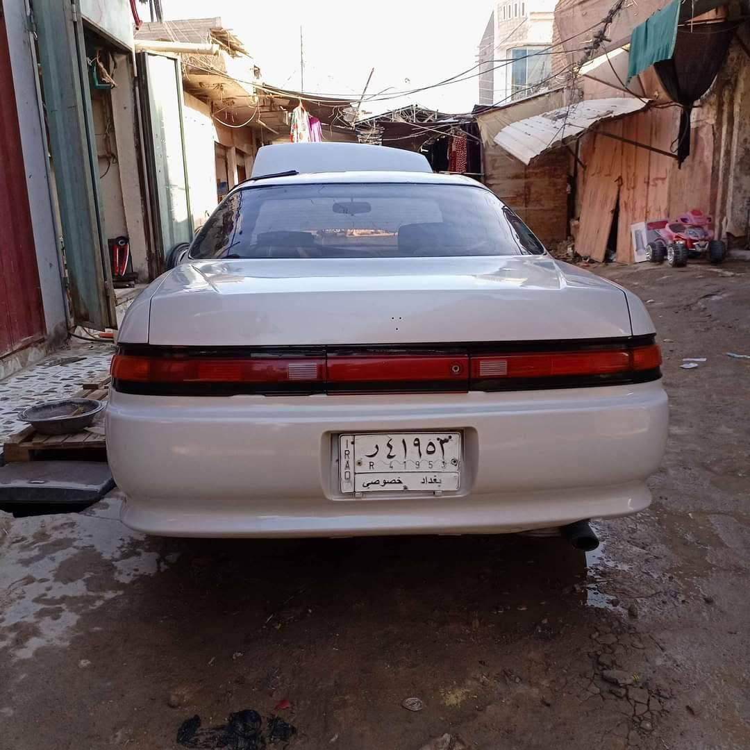 السلام عليكم سيارة للبيع اقرة التفاصيل وخابر وبيك خير وتدلل
سيارة مارك موديل ٩٣
مكفولة عيب شرعي وأصوليات 
رقم بغداد بسمي تحويل ثاني يوم 
السيارة متجاية صفحة السايق  موقوية وبيهة ضربة بلجنطة 
مرجعة بلاد ومابيهة شي كاملة وجاهزة خير من اللة 
مكينة ثنين ونص ديلكو مكينة وكير حاوية قبل سنة شادهن حلوات ومكفولات 
للعلم السيارة جان لونهة اسود ومن داورناهة غيرة لونهة لؤلؤي 
نقصهة تبريد فقط سيارة جاهزة وين ماتريد حرك بيهة 
العنوان النجف   والسعر ٣٩ وبيهة مجال حك الجية 
رقم الهاتف بي واتساب ***********
