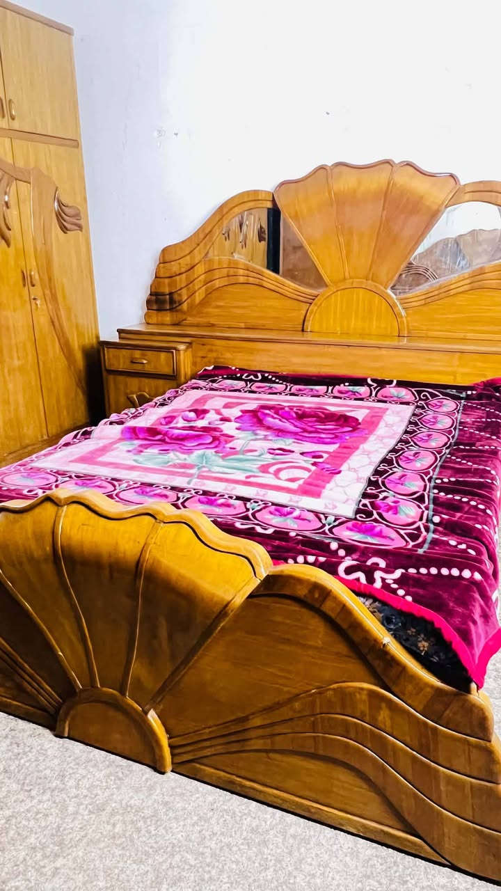 سلام عليكم مكلف بلنشر غرفه صاج تسكام طابقين ظهر جرجوبه داخل وخارج صاج السعر 850وبيها مجال للشراي العنوان شارع 80 ***********
