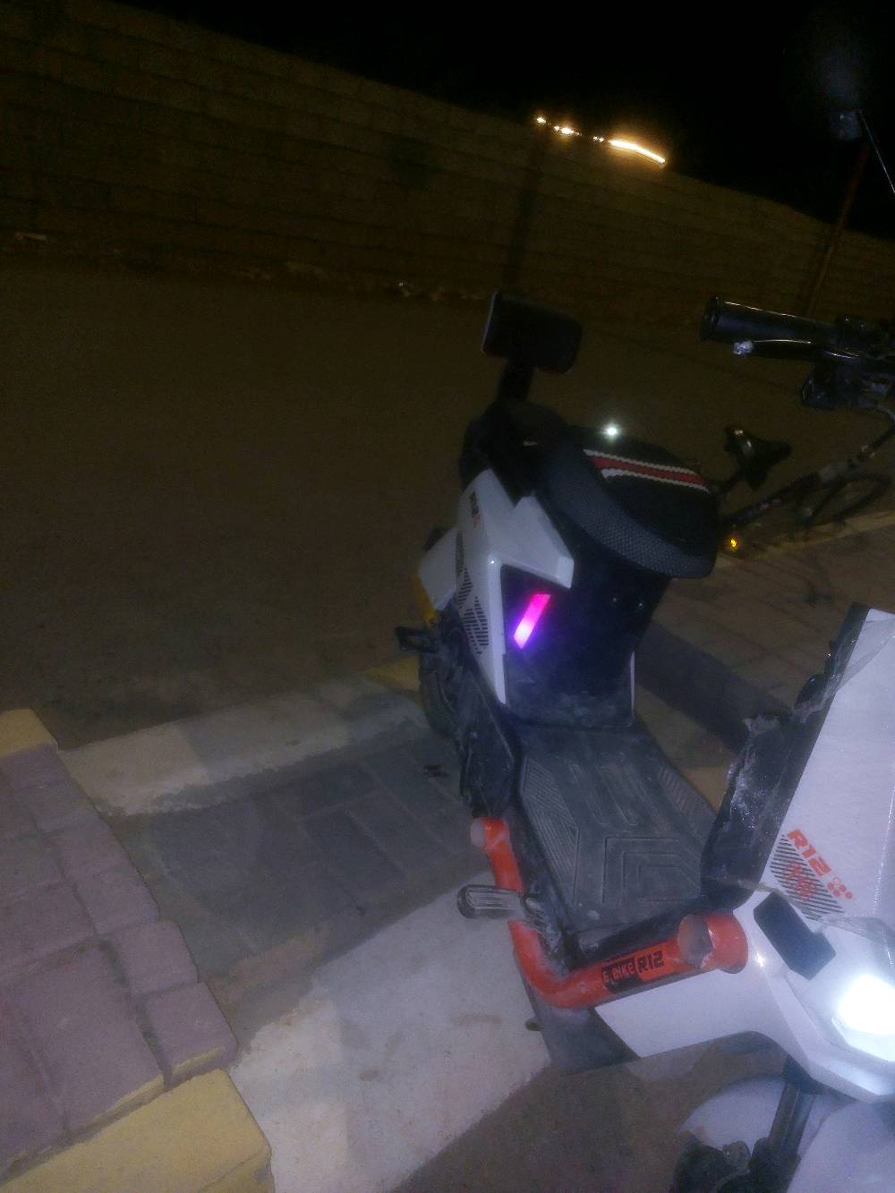 ماطور شحن R12 • بطاريات جديدة • تكريت