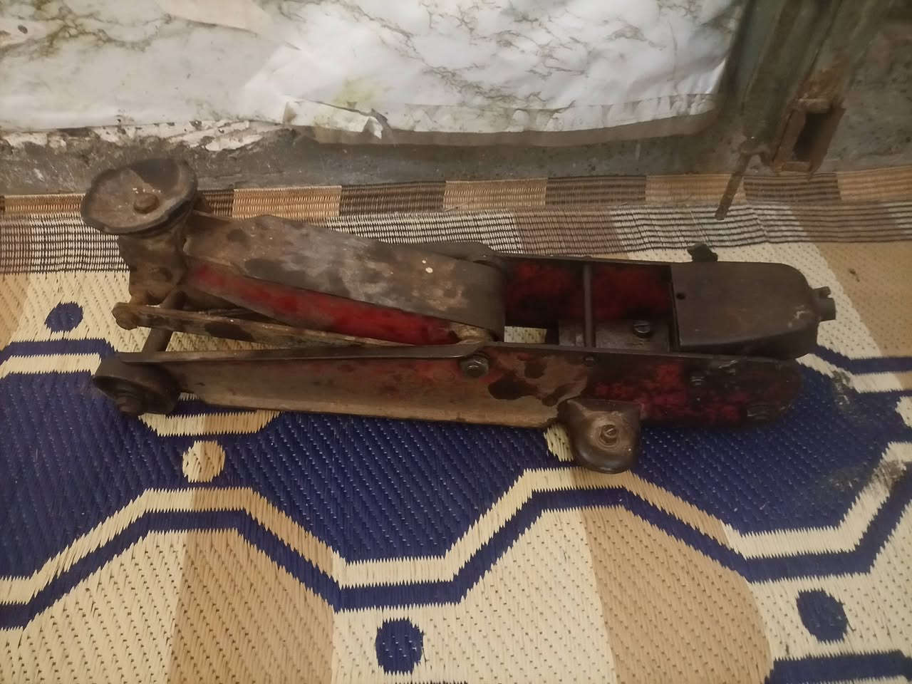 السلام عليكم
جكات للبيع كلهن شغالات او كاملات بس العربانه بي عطل  يصعد وينزل كلمن وسعره اتصل او بيك خير وتدلل مكاني بغداد الحسينيه الراشديه رقم ***********
***********
