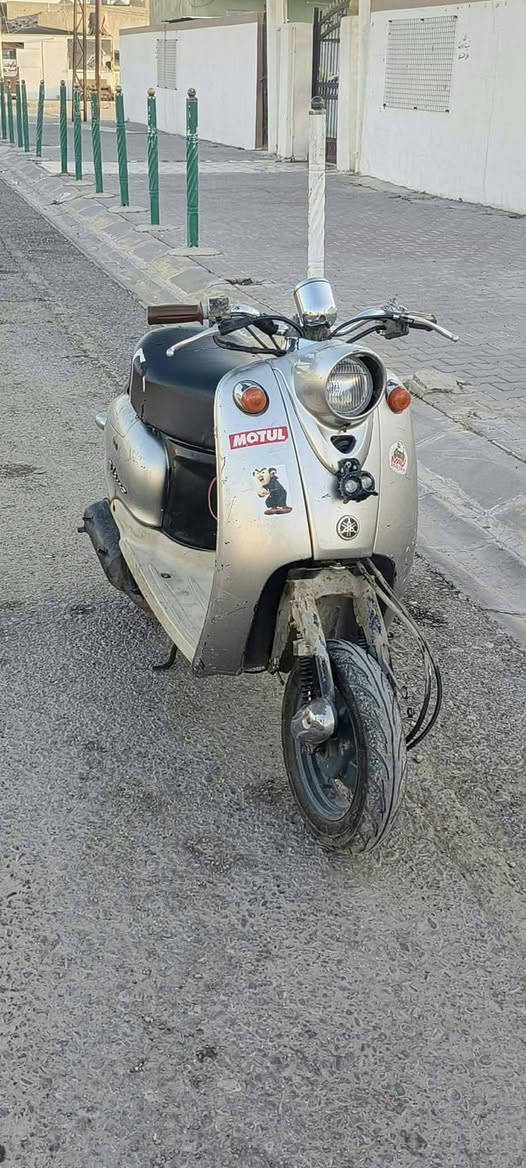 سلام عليكم عندي عبد حليم ما بي شي اخو نضيف نص هندر يشتغل السعر 225بي مجال قليل ارقم  ***********

