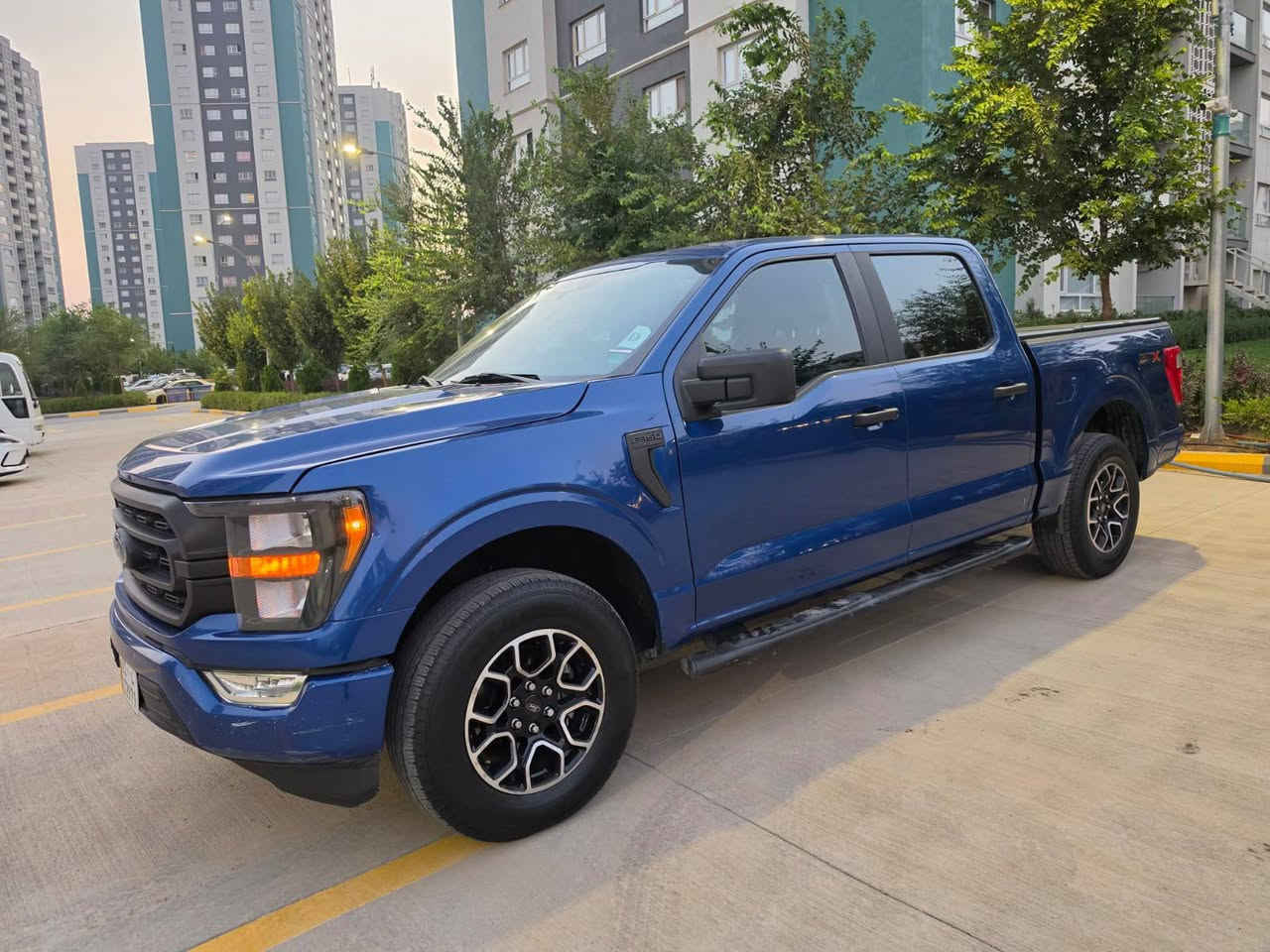 ارخص فورد f150
بنيد وجاملغ بدون ايرباك حتى بردة مطاك
لون مميز كلش قليل
٢٠٢٣ حتى الراديتر بلادي
مواصفات STX
نسخة 1975 EDITION
كشنات جلد بلادي كشن منفصل باب طويل بدي قصير المرغوب
كير تعليك
رادار امامي وشارع ومرايات هيتر ومعلاية من امريكا
ماشية ٥٧
بدي وغلاف بدي KG custom
شاشة وكامرا وحساس وكل هالسوالف 
كلشي بيها جديد ومسرفس وترايها زيرو حتى غاز تبريد وسي اويل الاكسل وهايدروليك الكير وصدر كلة مبدل بالشركة وجاماتها هم مضروبة عازل حراري
تحويل بنفس اليوم السيارة ب اسمي بدون اي خلل او مسج او كلوب او ايرور
سعرها ٢٤٨ ومجالها بسيط 
***********
