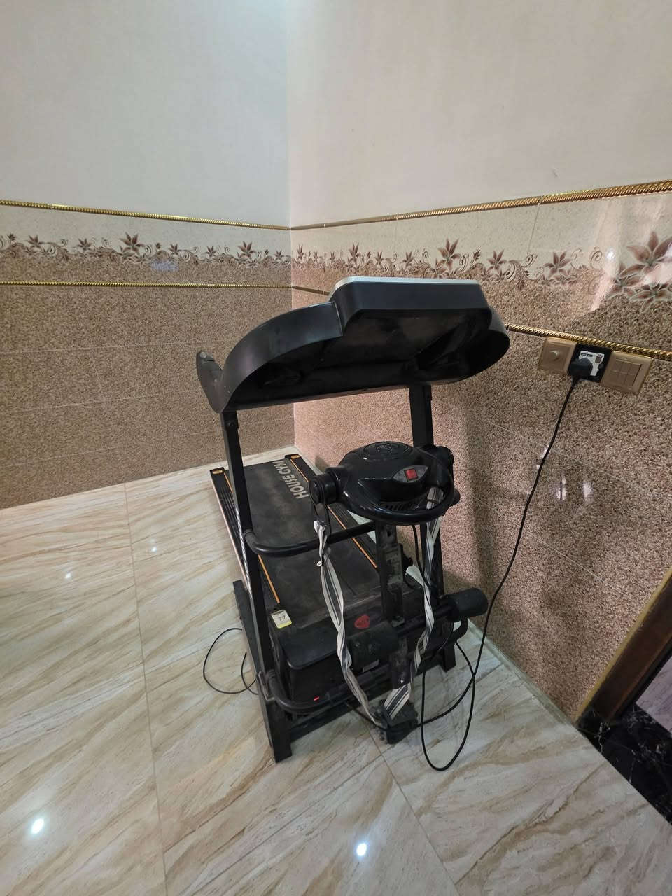 جهاز رياضه للبيع فول موصفات شرط الفحص السعر 250000 وبي مجال
الهاتف ***********
