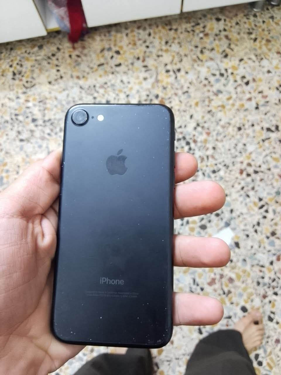 سلام عليكم ايفون ٧ ذاكره ٣٢ بطاريه ١٠٠
مكفول من كلشي كامرات بصمه سيم كرت كله
شغال سعره ٦٠الف وبي  مجال بسيط 
رقمي واتساب *********** وياه هدين مني كيبل مكاني بغداد الشعب حي التجار 
متوفر توصيل ابو التوصيل تحجز ٥اسيا

نص مكتوب في الصور:
- Asiacell LTE
- ١٢:٠٦ ص
- < عام
- حول
- < iPhone
- الاسم
- 15.8.8
- إصدار البرنامج
- iPhone 7
- اسم الطراز
- MNAC2LL/A
- رقم النموذج
- F72SG61CHG6W
- الرقم التسلسلي
- انتهت صلاحية التغطية
- الشبكة
- Asiacell
- الأغاني
- مقاطع فيديو
- الصور
- ٢