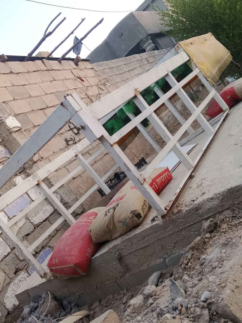 محجر • للبيع • فلوحي