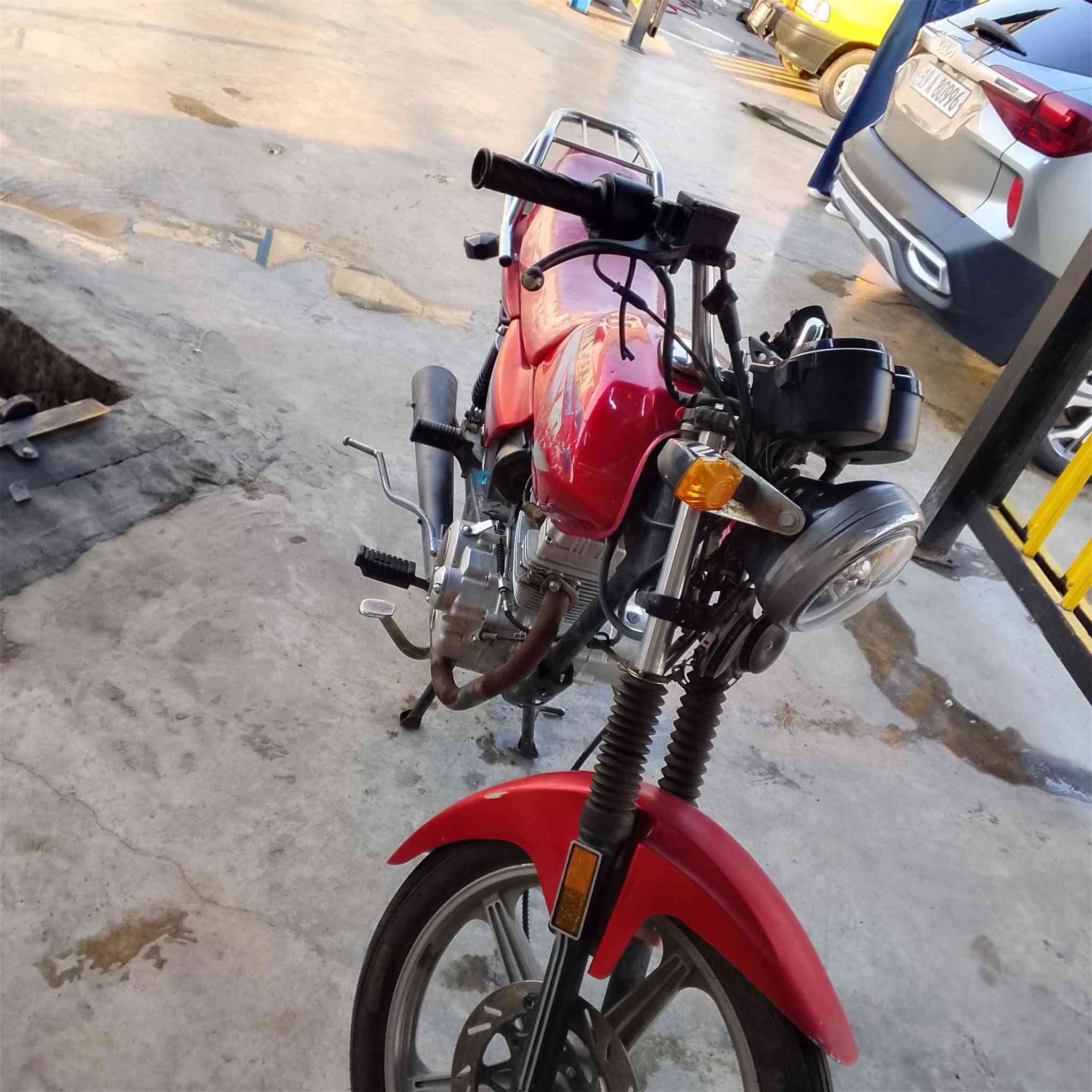 دايوان مديل 18 
سعر 500
كربلاء حي العباس 
***********
