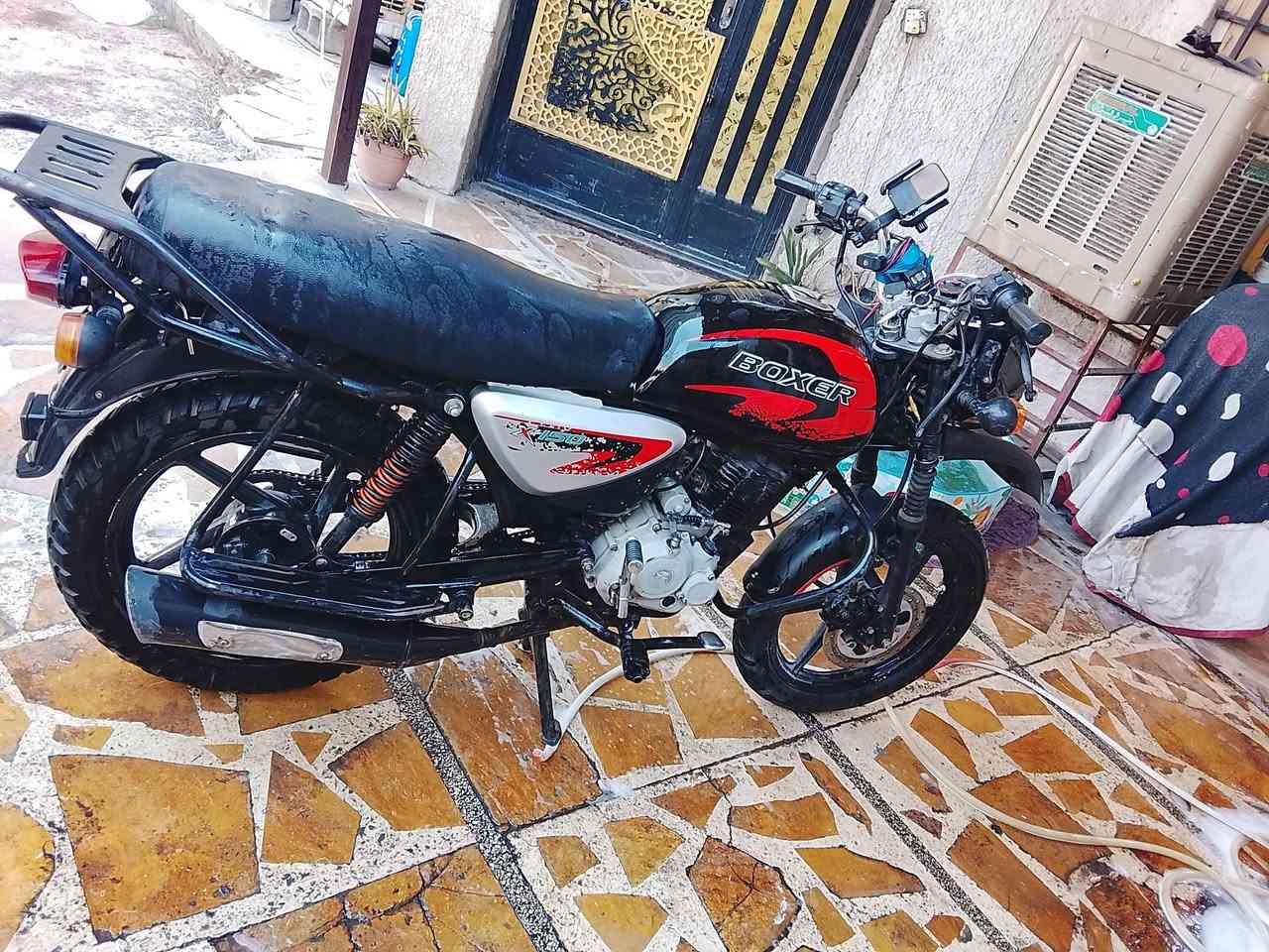سلام عليكم دراجه البيع بوكسر جبلي موديل 21 بيها جواكيج بس سعرها بسعر بلاش 700الف مكانيحي جهاد مجاور جامع النور رقمي ***********
