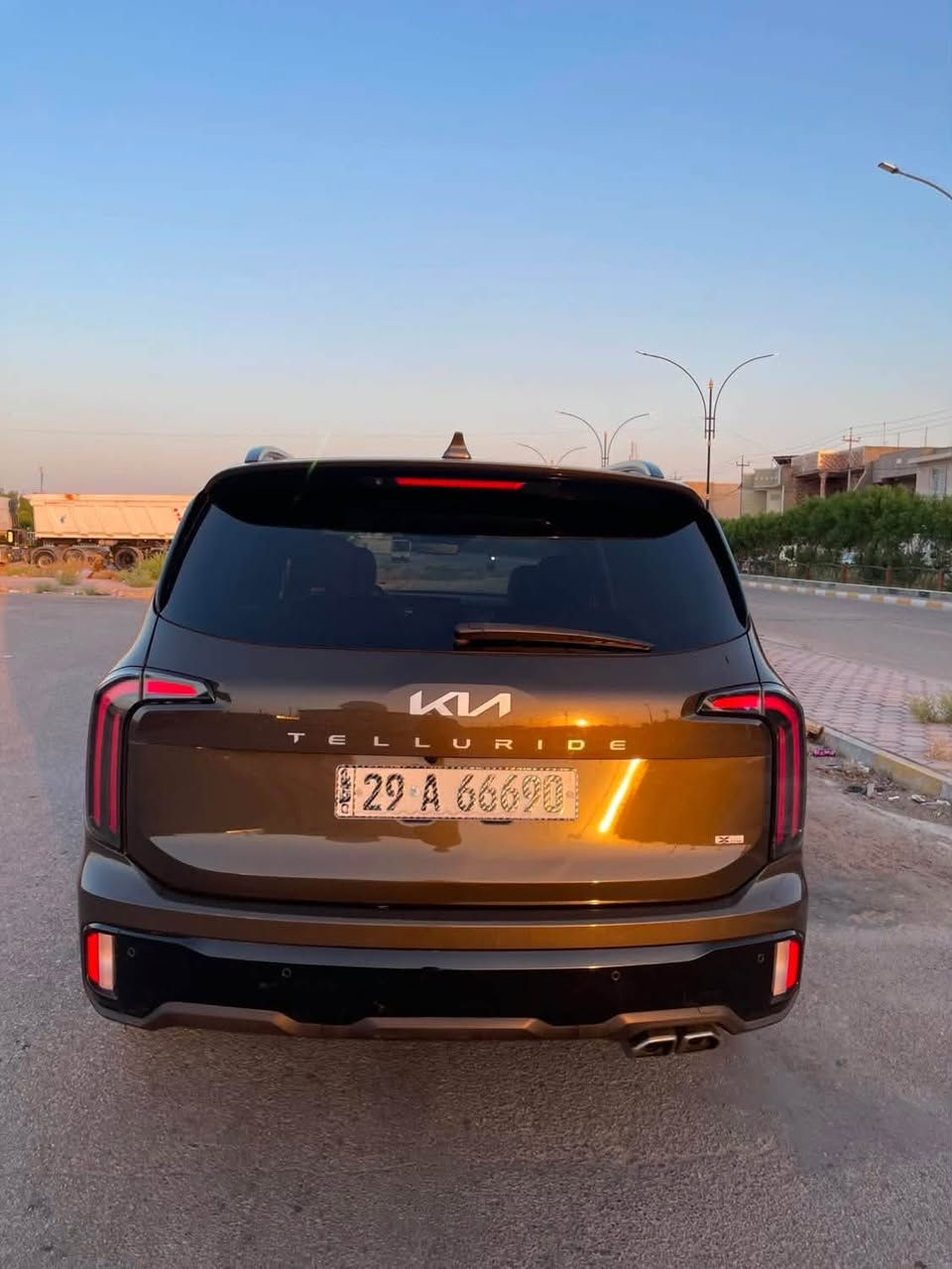 🧿🧿🧿 يرجى قراءة الاعلان بشكل كامل 🧿🧿🧿
2024 KIA TELLURIDE ..   X line  ..

📍📍اكتب تم يوصلك السعر📍📍

           👈🏻👈🏻👈🏻 كيا / تلورايد / بانزين 👉🏻

           

موديل :- 2024 

لون :- زيتوني       

قوة المحرك :- 3.8 بانزين GDi

عداد المسافات :- 27987 mi      

عدد المقاعد :- 7 مقاعد 

فئة السيارة :- Xline

     

♦️ شاشة نفكيشن 

♦️ تحكم مسجل 

♦️ تحكم سرعة 

♦️ رادار امامي 

♦️ حساسات 360 درجة 

♦️ حساس تحديد مسار 

♦️ اوامر صوتية 

♦️ لايت زنون 

♦️ كشاف امامي 

♦️ فتحة سقف 

♦️ مقاعد جلد اسود

♦️ مقاعد تدفئة تبريد 

♦️ مقاعد كهربائية  

♦️ شاحن وايرلس

♦️ هاند بريك بصمة 

♦️ اوتو بارك 

♦️ دفع رباعي 

♦️ اوتو هولد 

♦️ مثبت سرعة 

♦️ مانع تزحلق 

♦️ صندوق كهربائي 

♦️ اشارة جانبية 

♦️ مرايات كهربائية 

♦️ مقاعد خزن ميموري 

♦️ تبريد خلفي منفصل 

♦️ نظام نقطة عميا

((إن أرضيناك فتحدث عنا، وإن لم نرضك فتحدث إلينا))

الاستفسار ..*********** 
السعر بلاش 275$وبيه مجال
