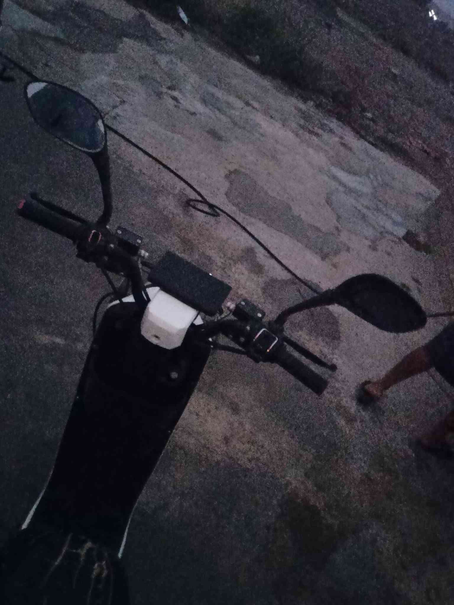 R9 ٢٠٢٥ • أغراضه كاملة • شحن موبايل
